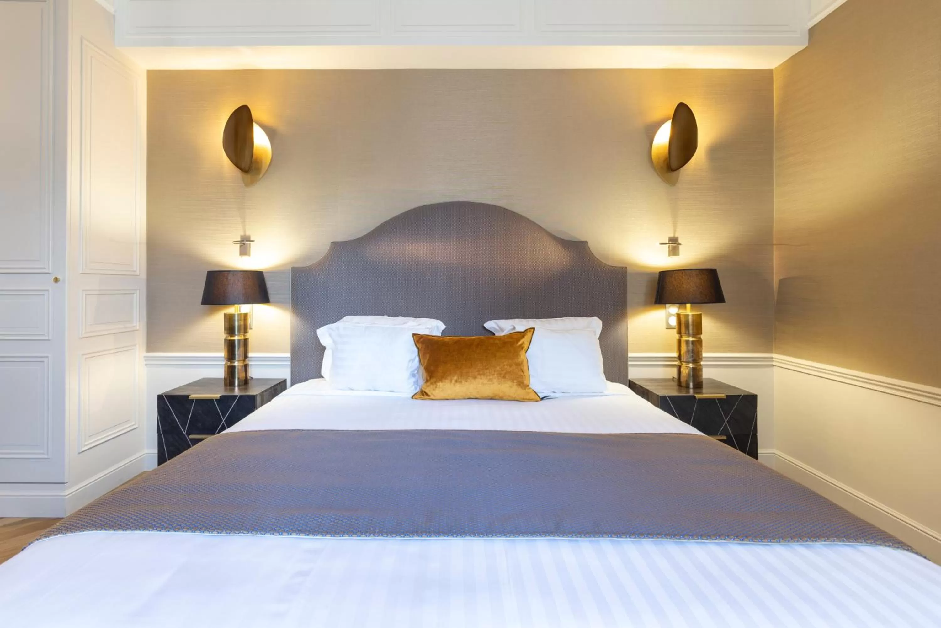 Bed in Hotel Residence Foch