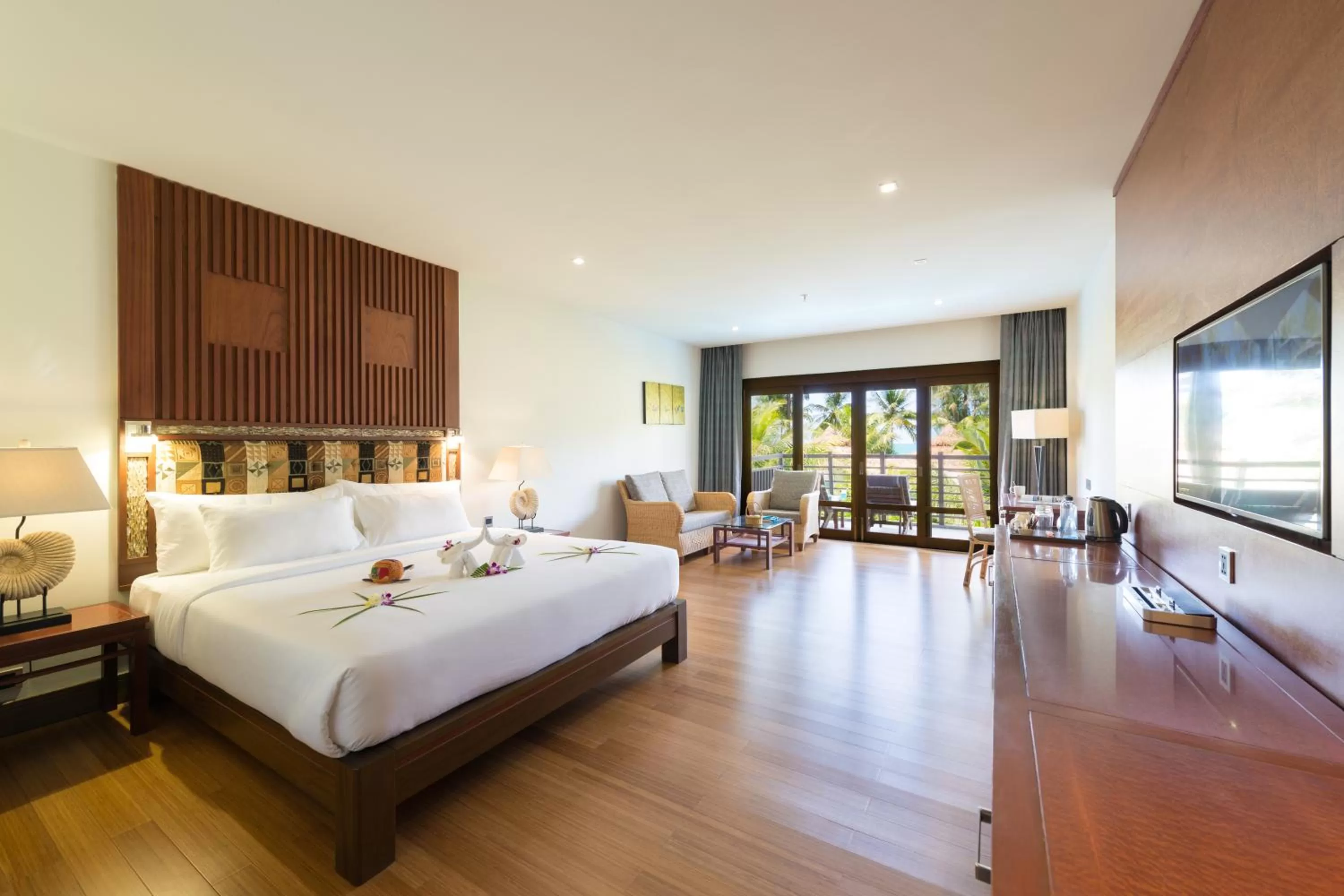 Photo of the whole room, Bed in The Haven Khao Lak