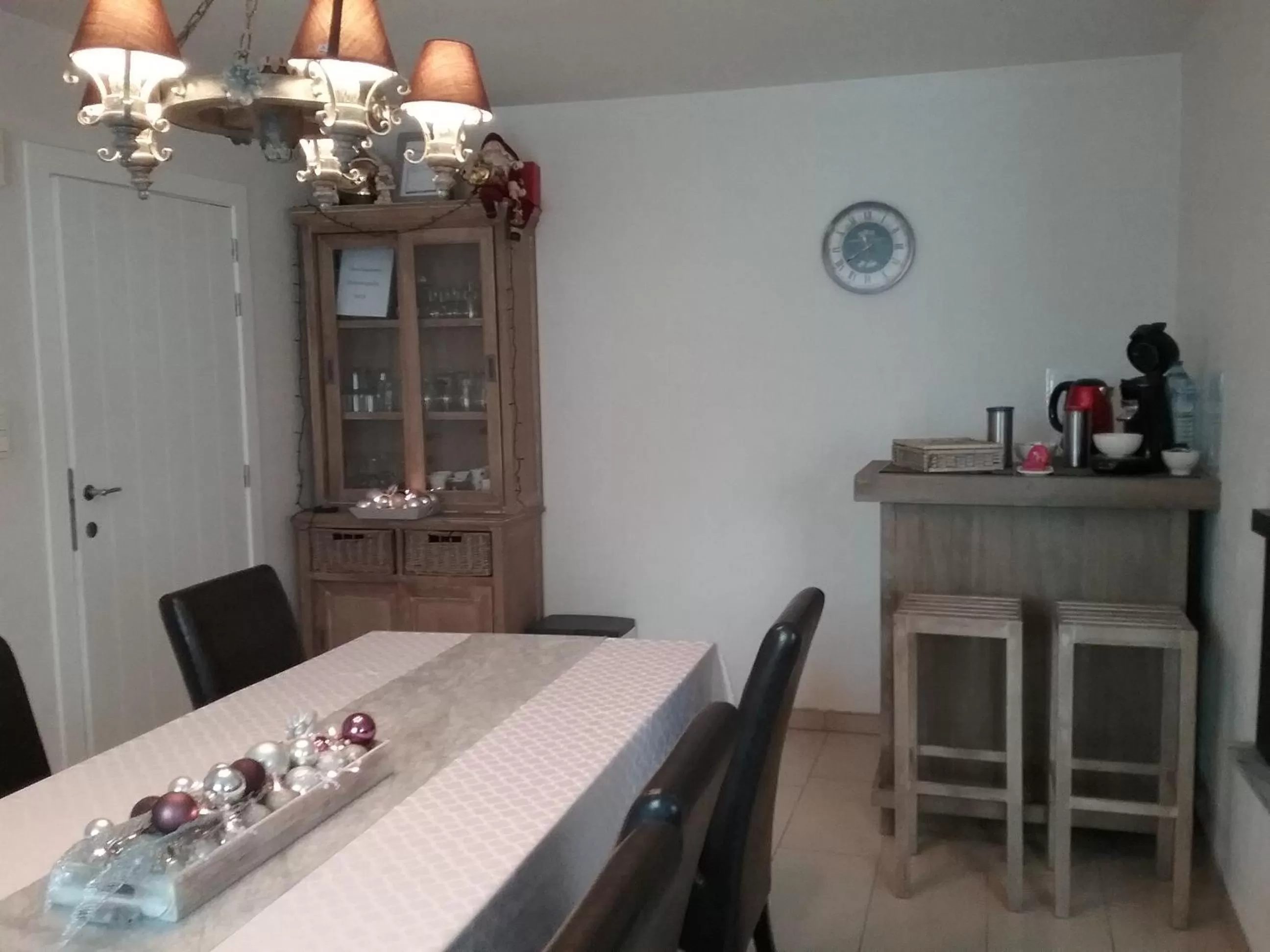 Winter, Dining Area in B&B 't Hemelbedje