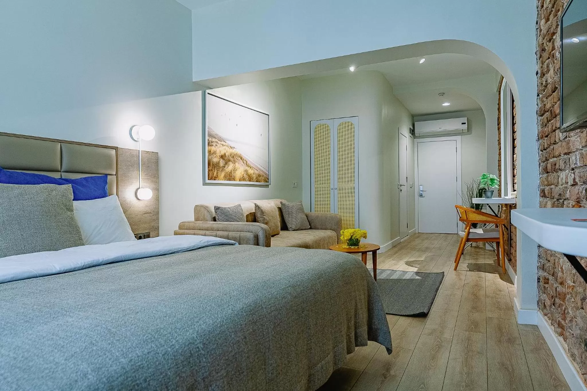 Photo of the whole room, Bed in The Wilson Galata Hotel