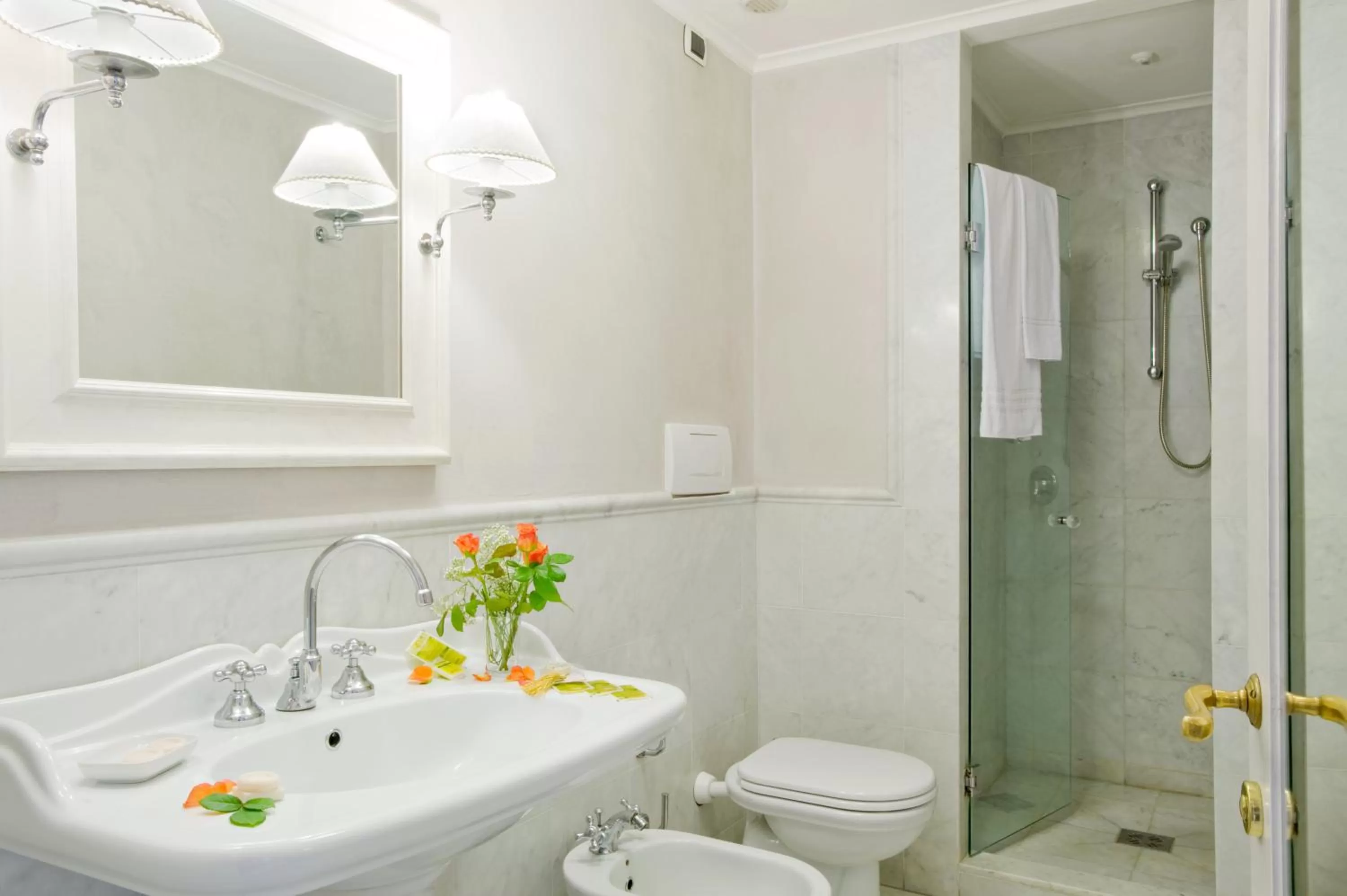 Bathroom in Alloro B&B