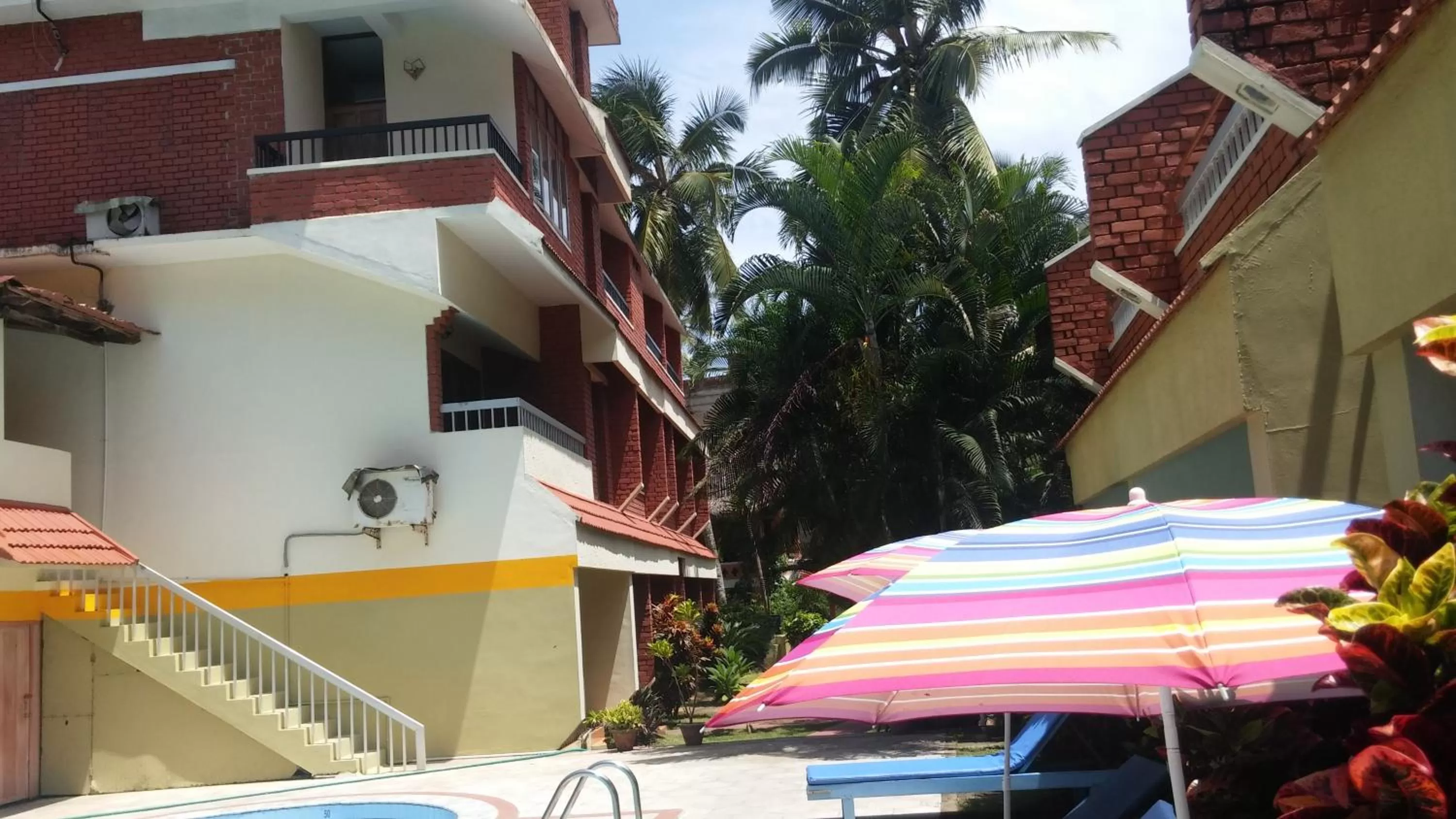 Property building in Hotel Thushara