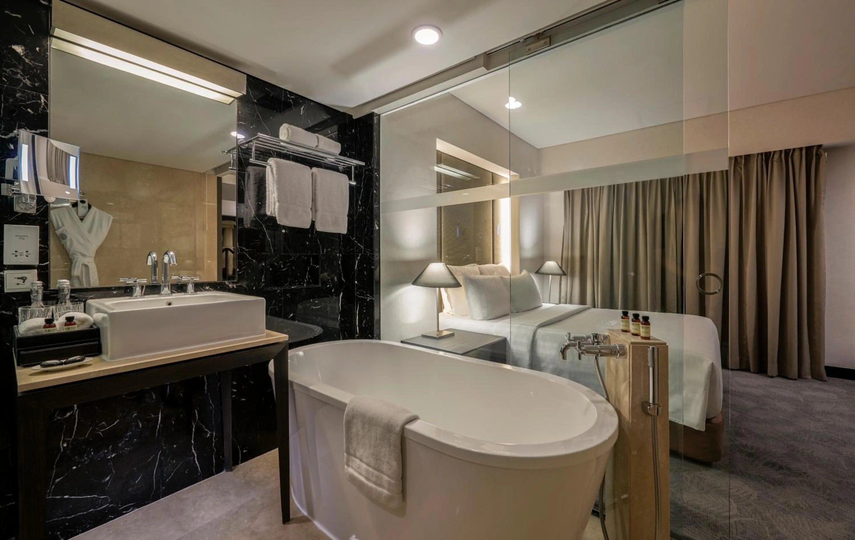 Bathroom, Bed in Pullman Jakarta Indonesia