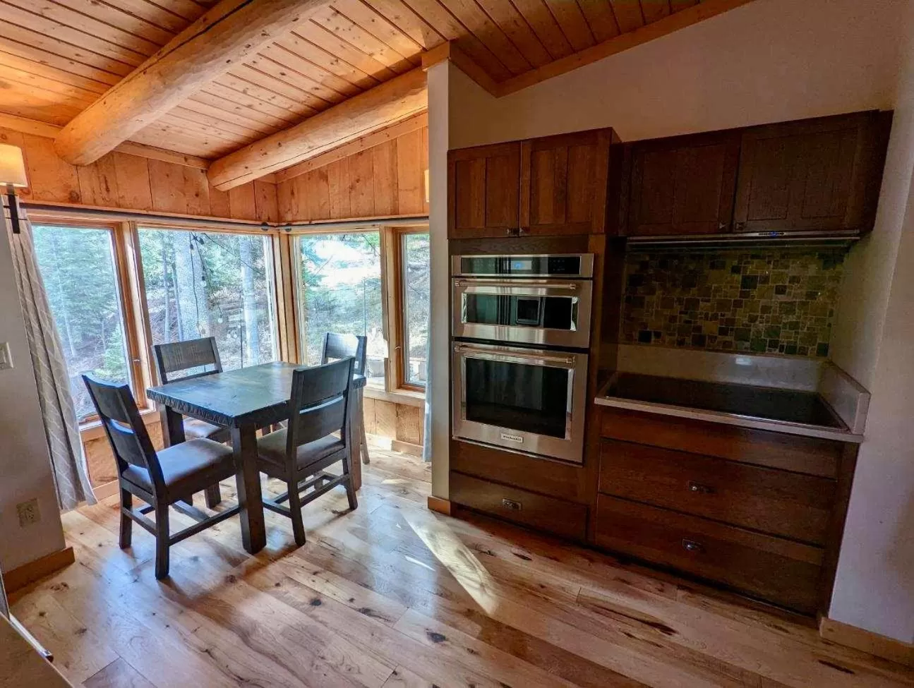 Kitchen or kitchenette in Jackson Hole Hideout