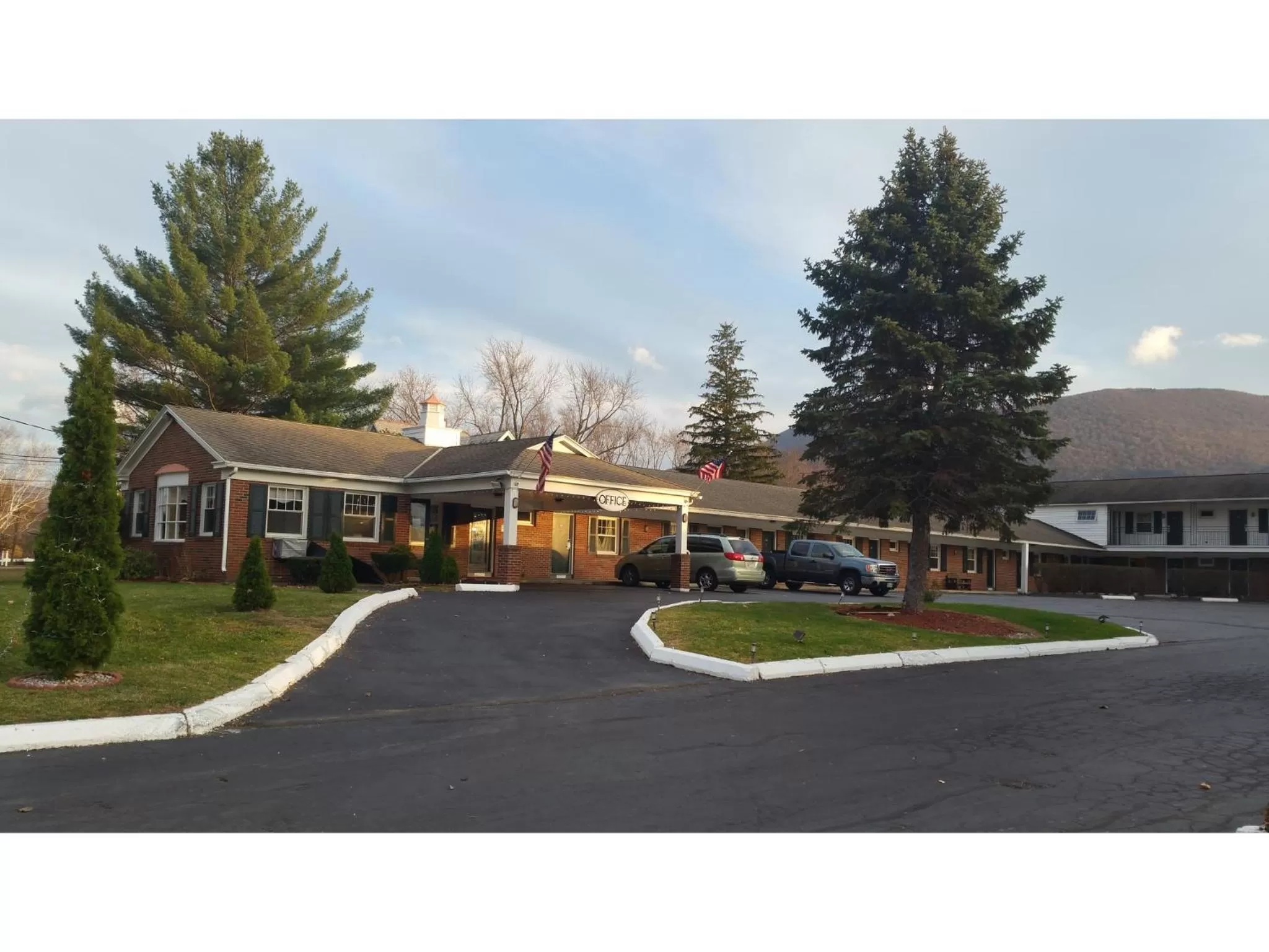 Property building in Howard Johnson by Wyndham Williamstown