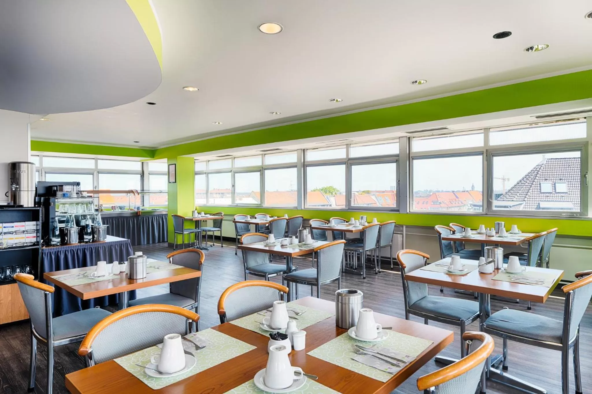 Restaurant/places to eat in Enjoy Hotel am Studio