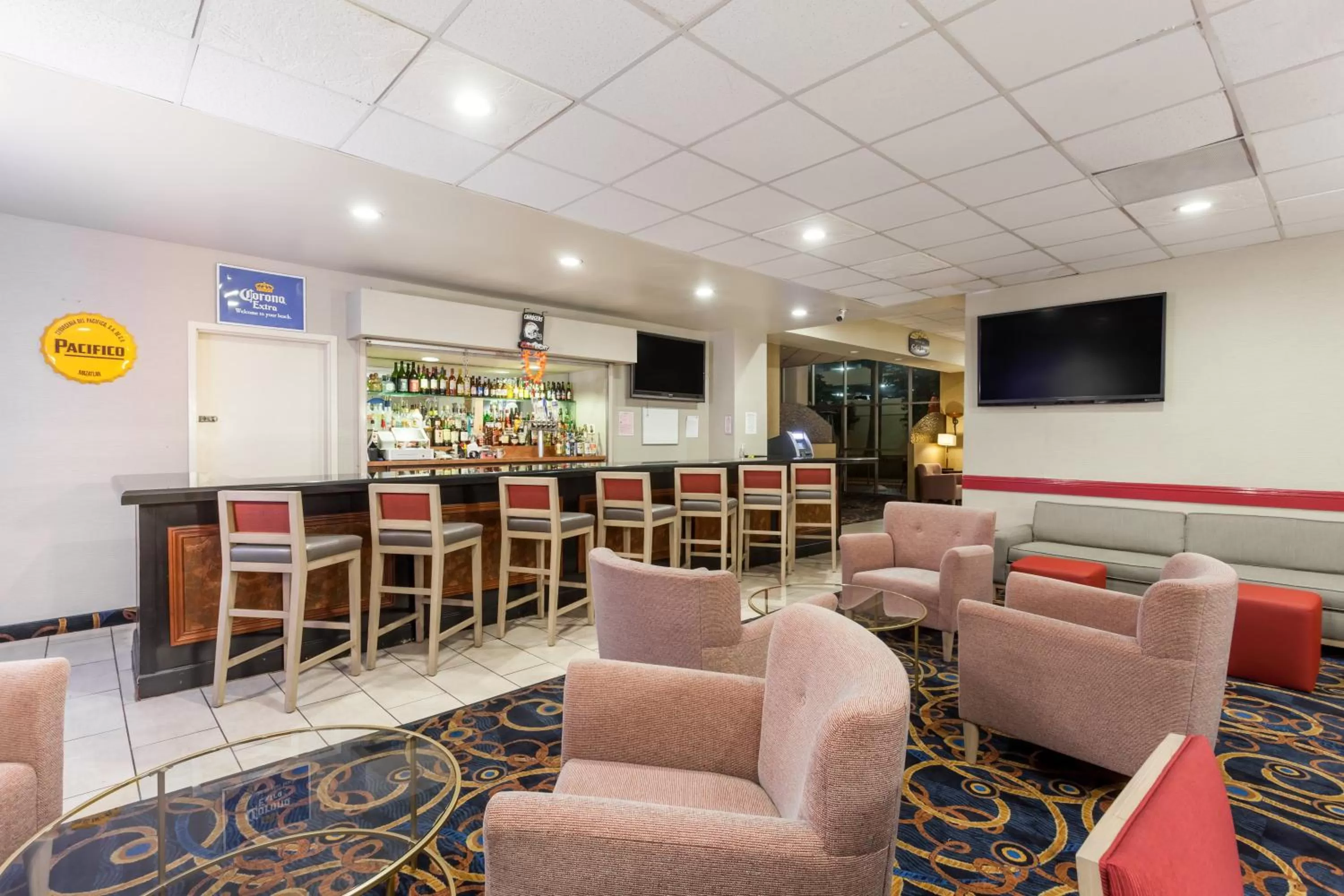 Lounge or bar in Ramada by Wyndham San Diego National City