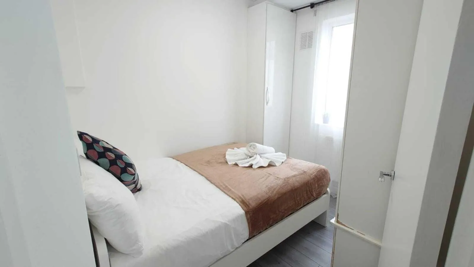 Bedroom, Bed in Kings Cross Prime Stay Apartments