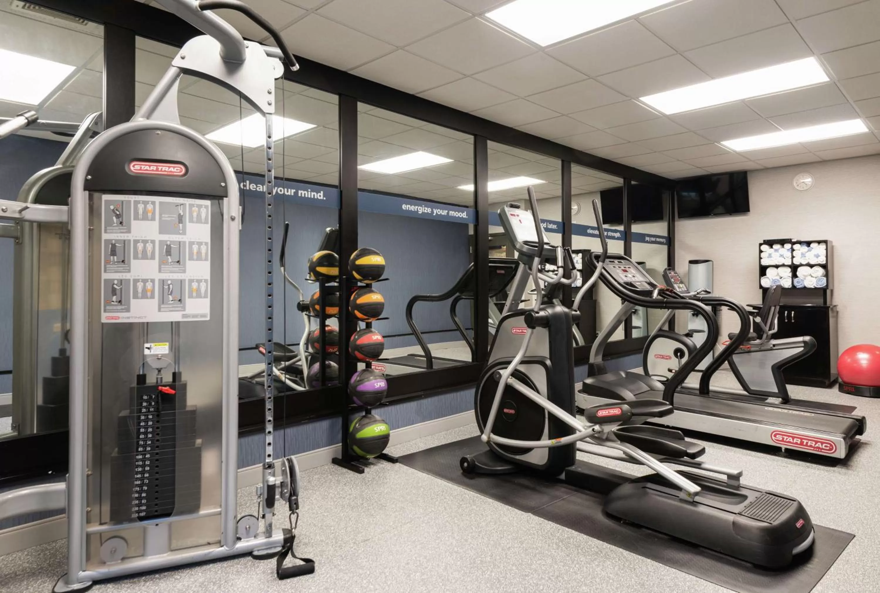 Fitness centre/facilities in Hampton Inn Waldorf