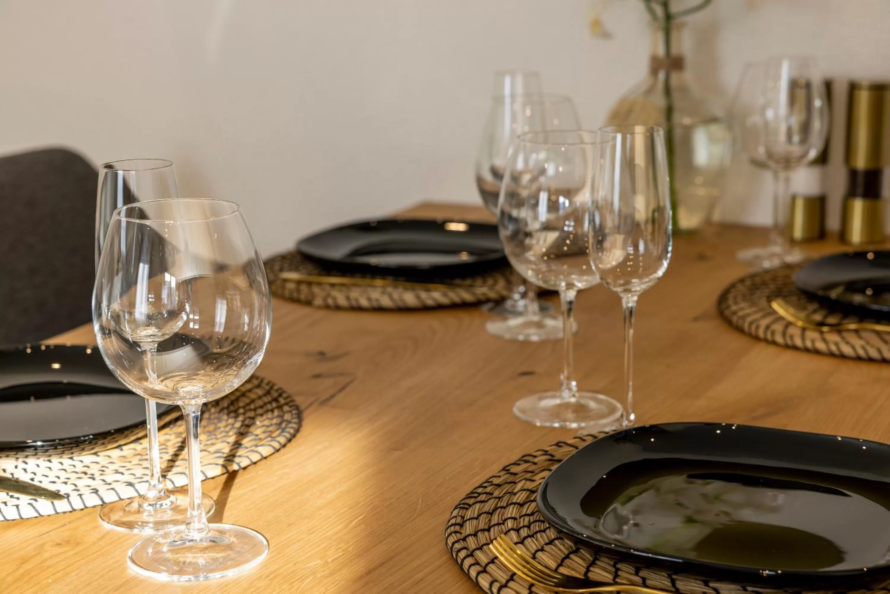 Dining area in VISIMO Apartments St Georgen-Strasse St Gallen - Design City Nature