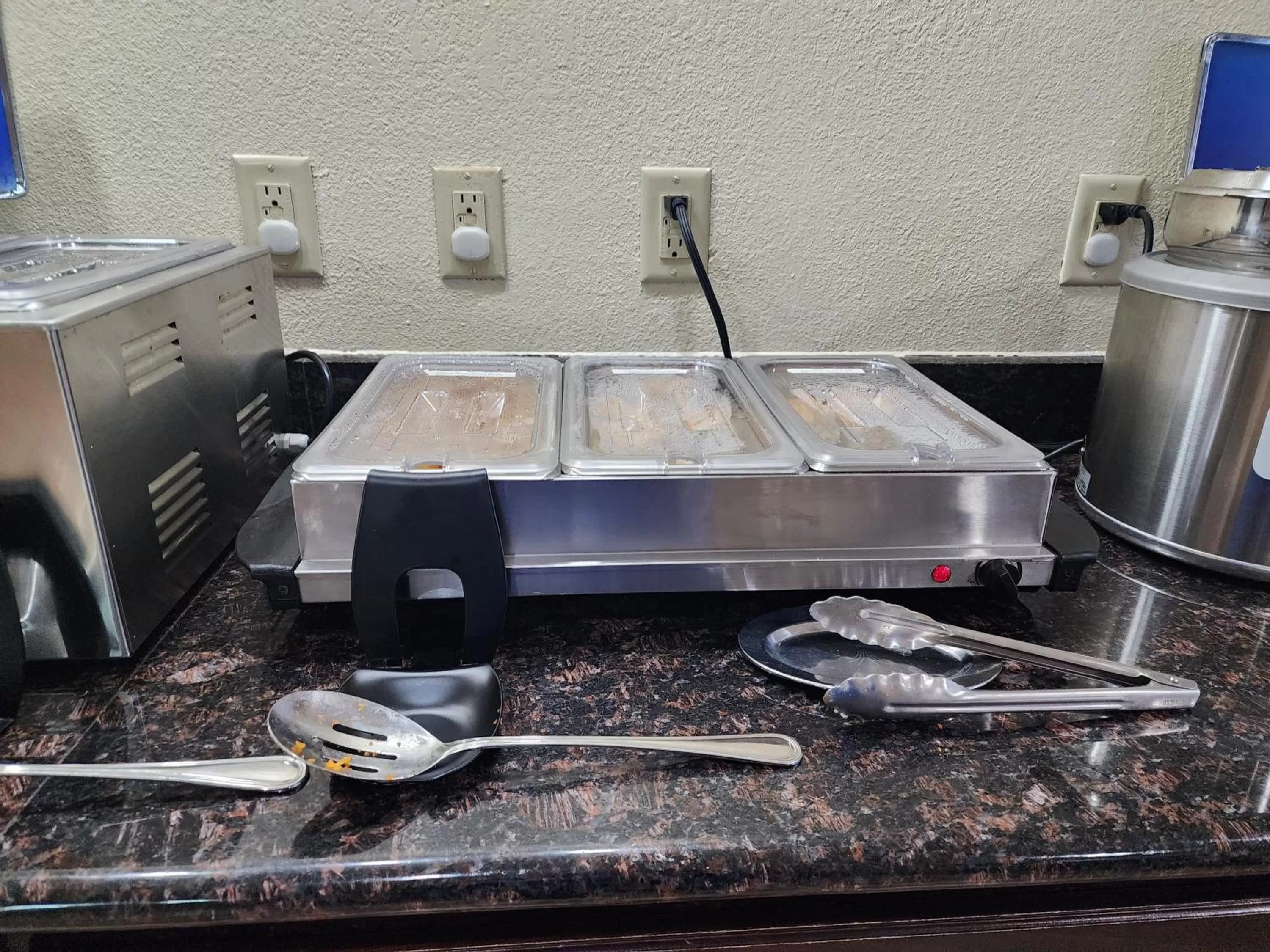 Breakfast in Best Western Richland Inn Mansfield