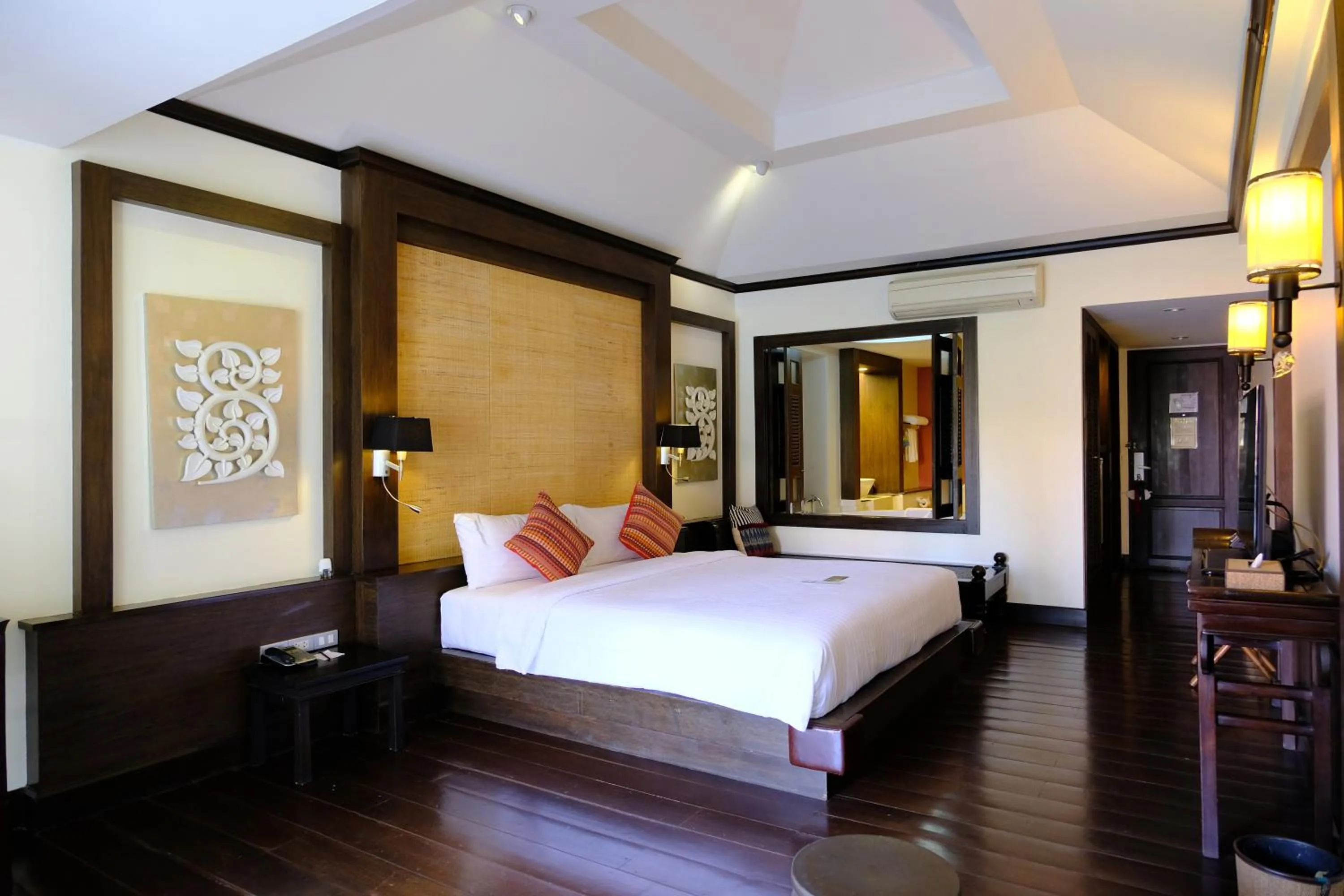 Photo of the whole room, Bed in Bodhi Serene, Chiang Mai