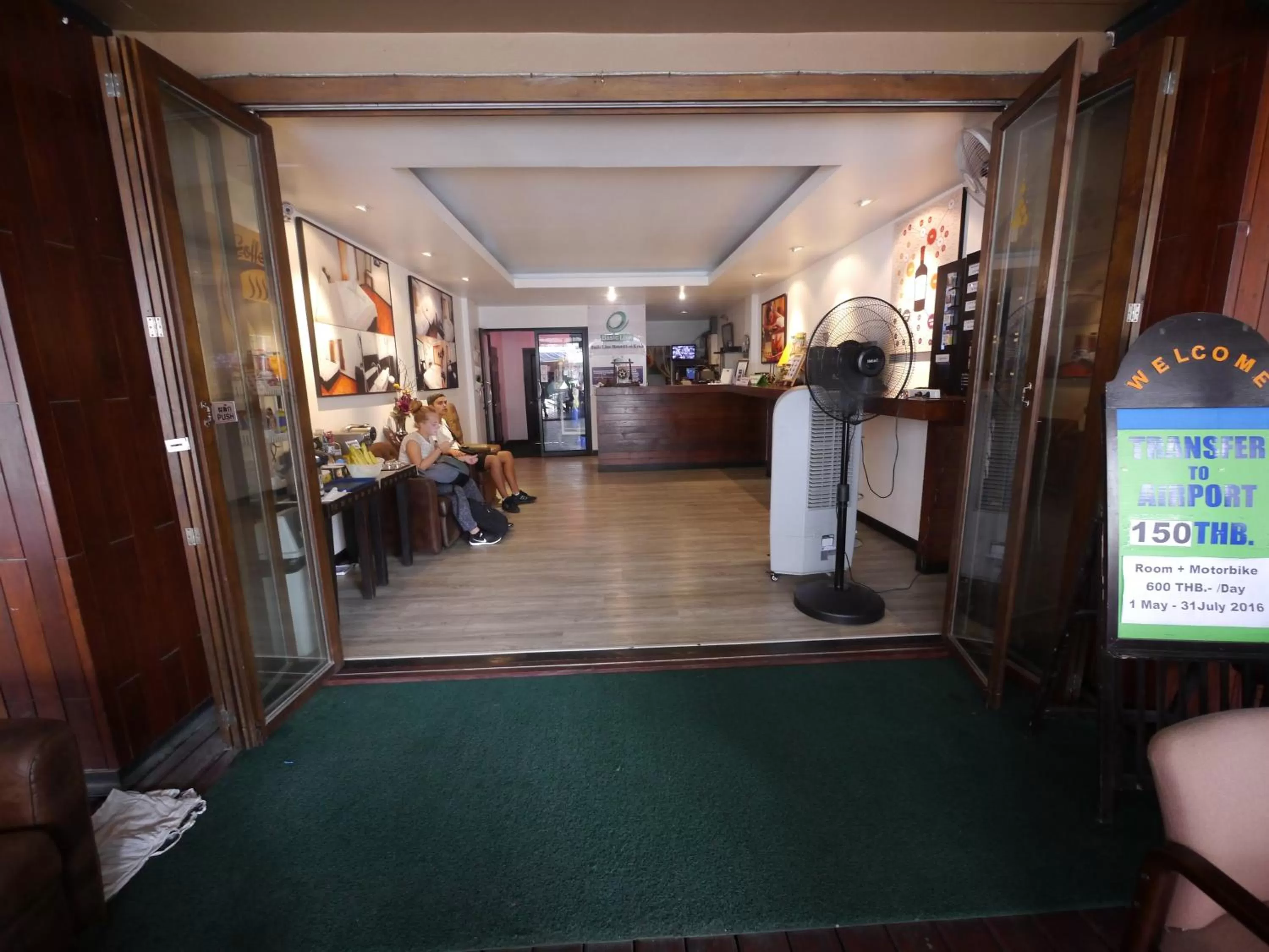 Patio in Basic Line Hotel @ Loikroh