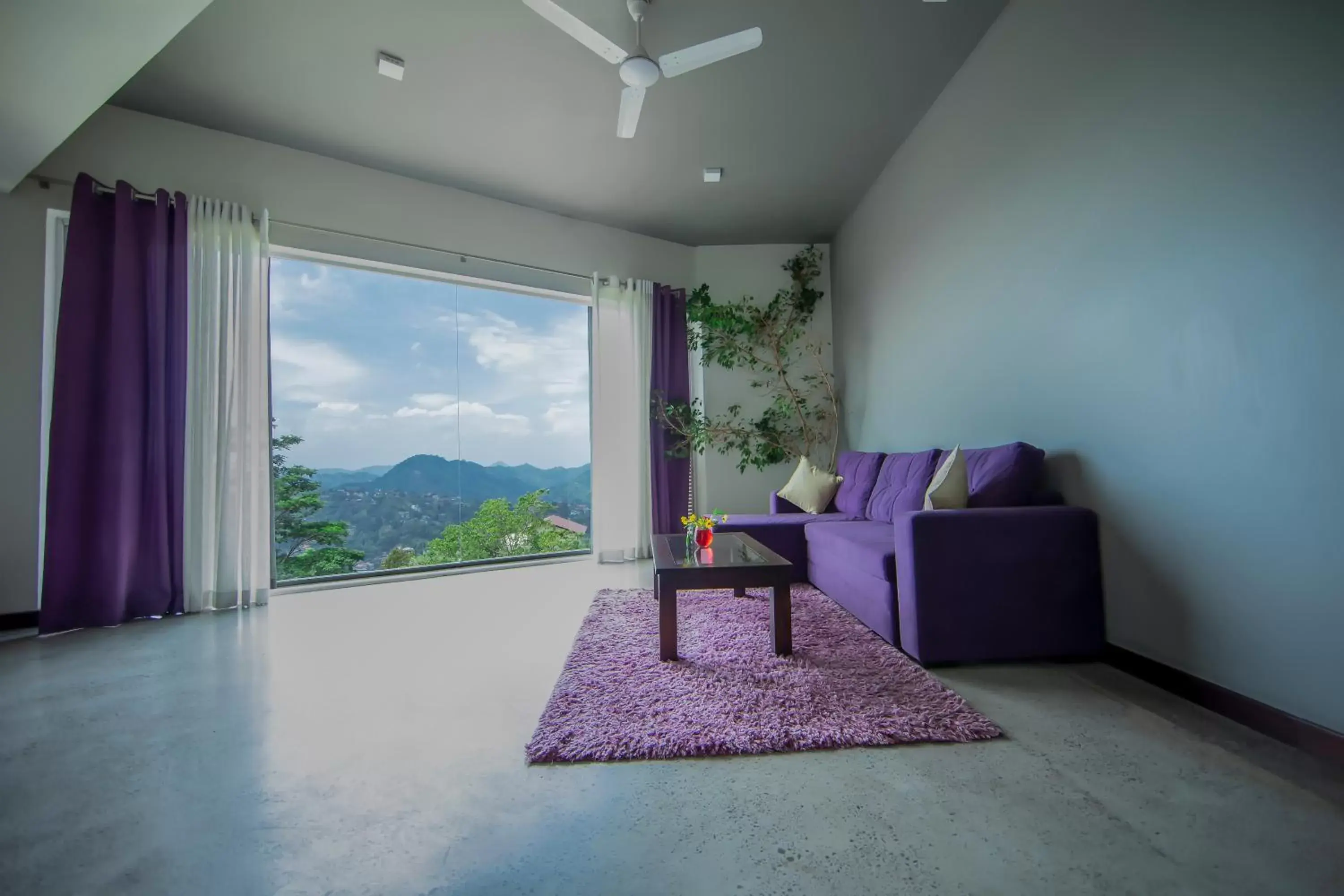King Suite - single occupancy in Skyloft Kandy by Aaradhya King Suite - single occupancy in Skyloft Kandy by Aaradhya