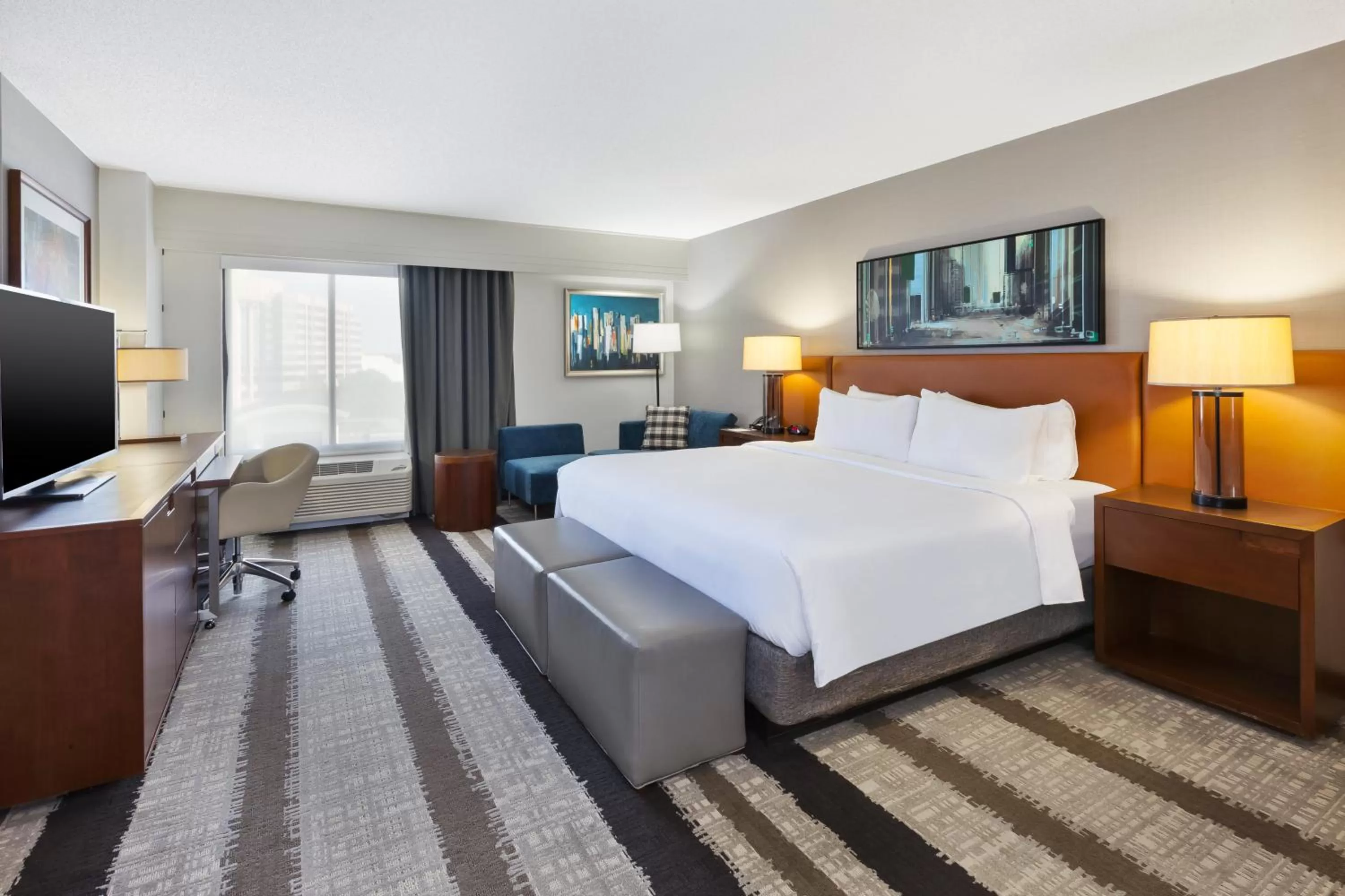 Photo of the whole room, Bed in Crowne Plaza Dulles Airport by IHG