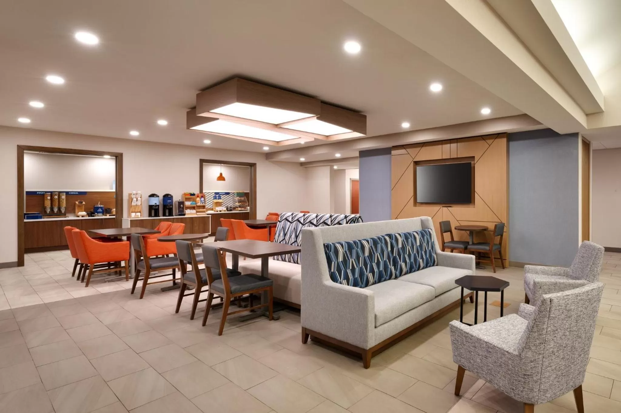 Property building in Holiday Inn Express and Suites Helena by IHG