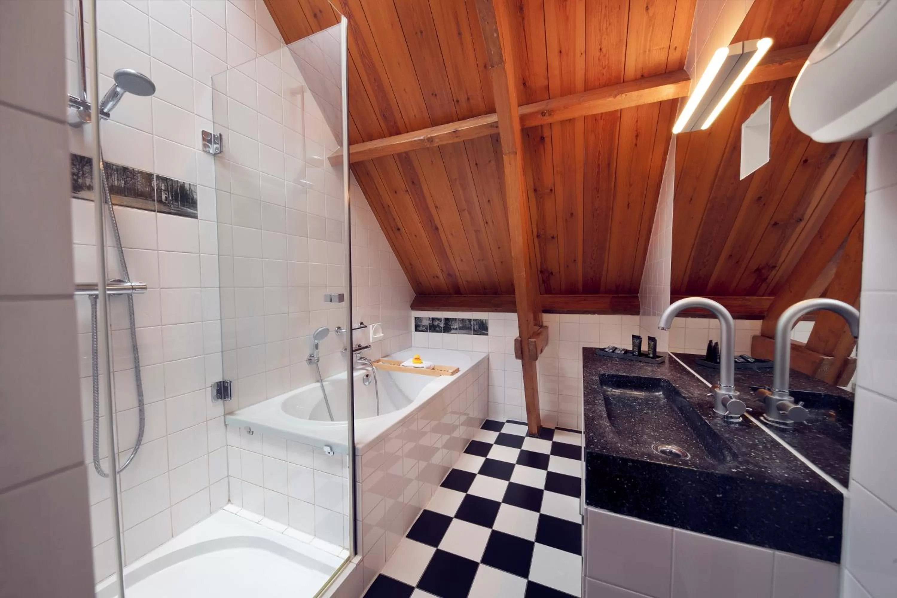 Bathroom in Landgoed Groot Warnsborn