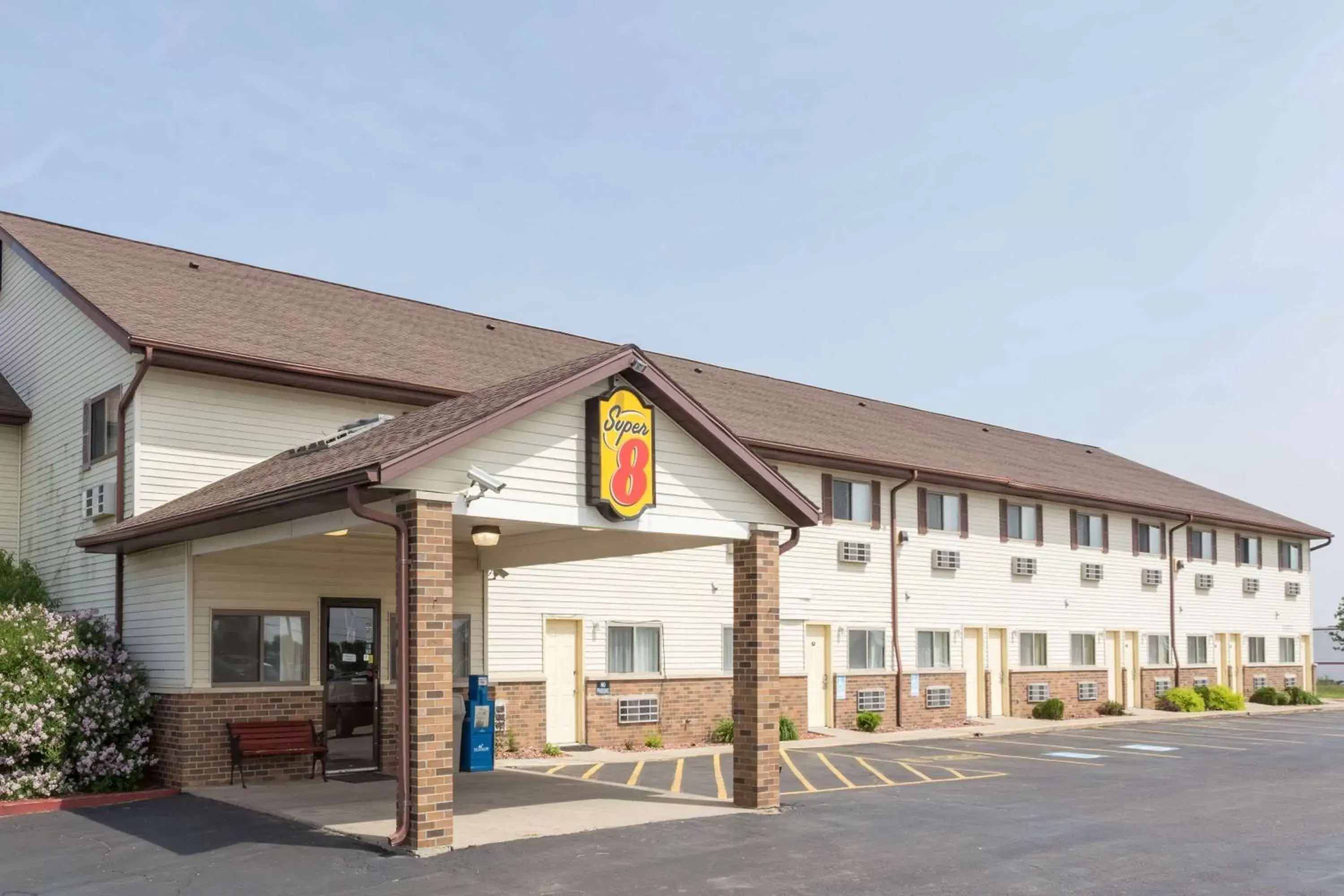 Super 8 by Wyndham Dixon Super 8 by Wyndham Dixon