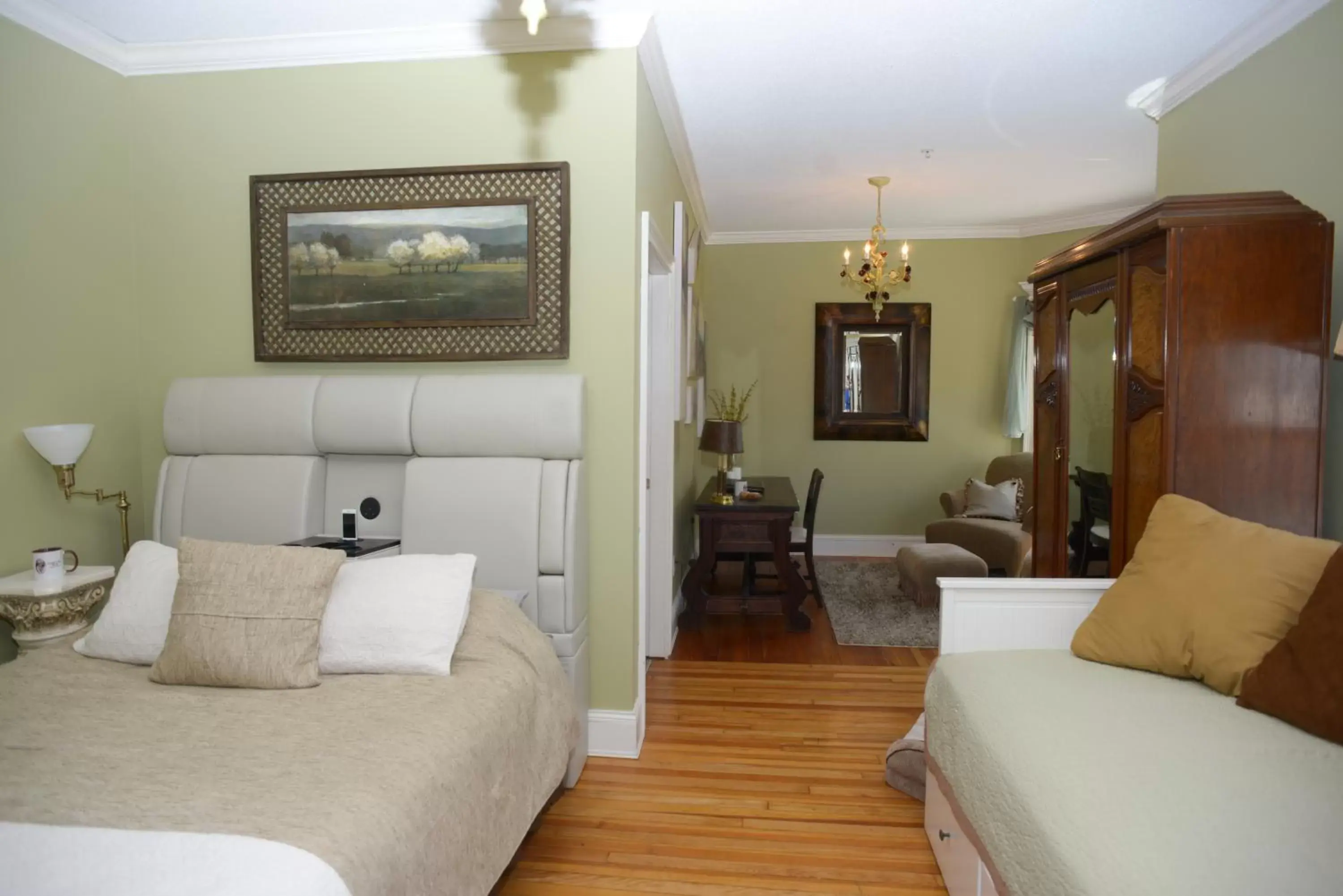 Triple Room - Disability Access in Naomi's Inn Bed & Breakfast Triple Room - Disability Access in Naomi's Inn Bed & Breakfast