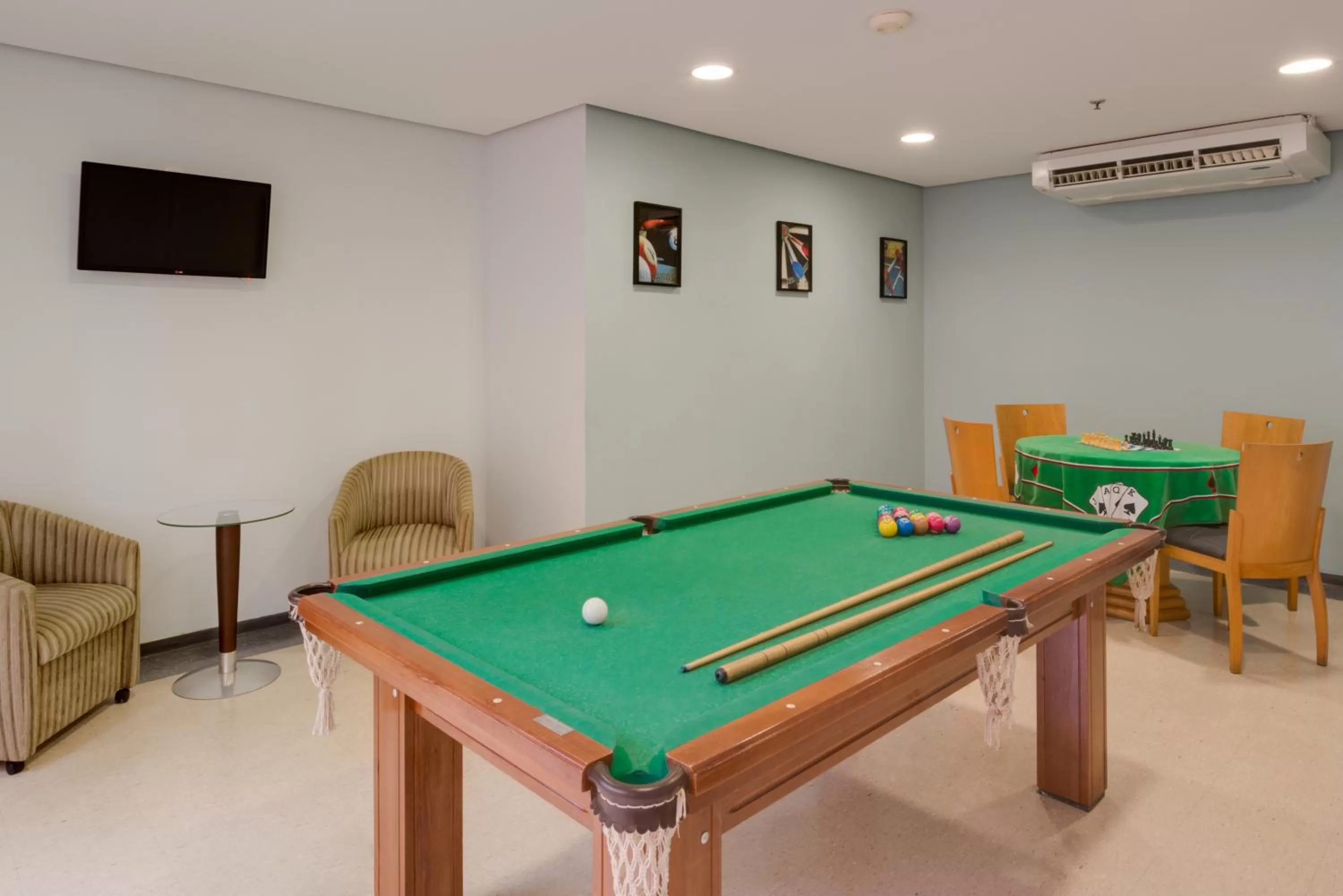 Billiard in Blue Tree Towers All Suites Santo André