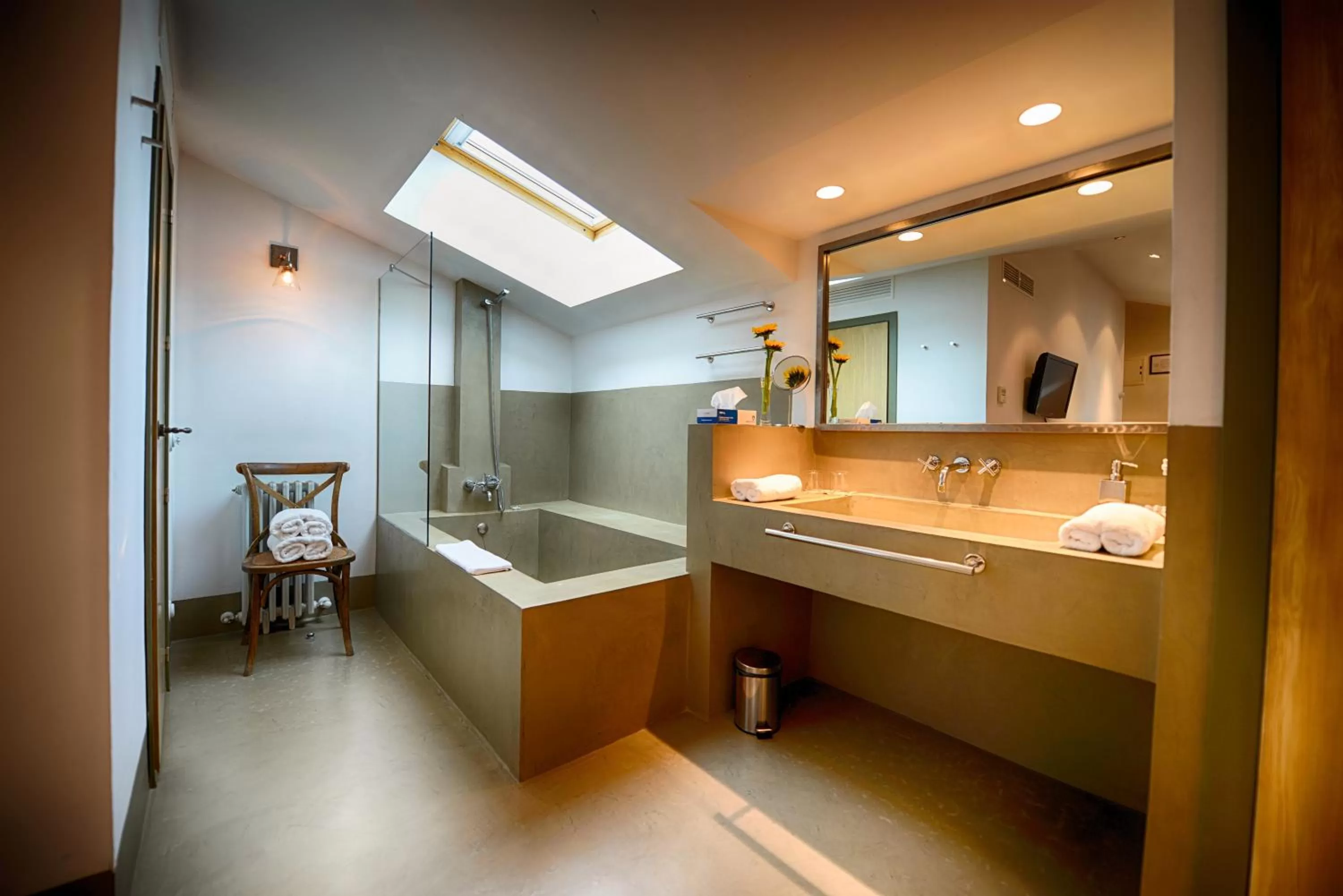 Bathroom in Palacio Carvajal Girón