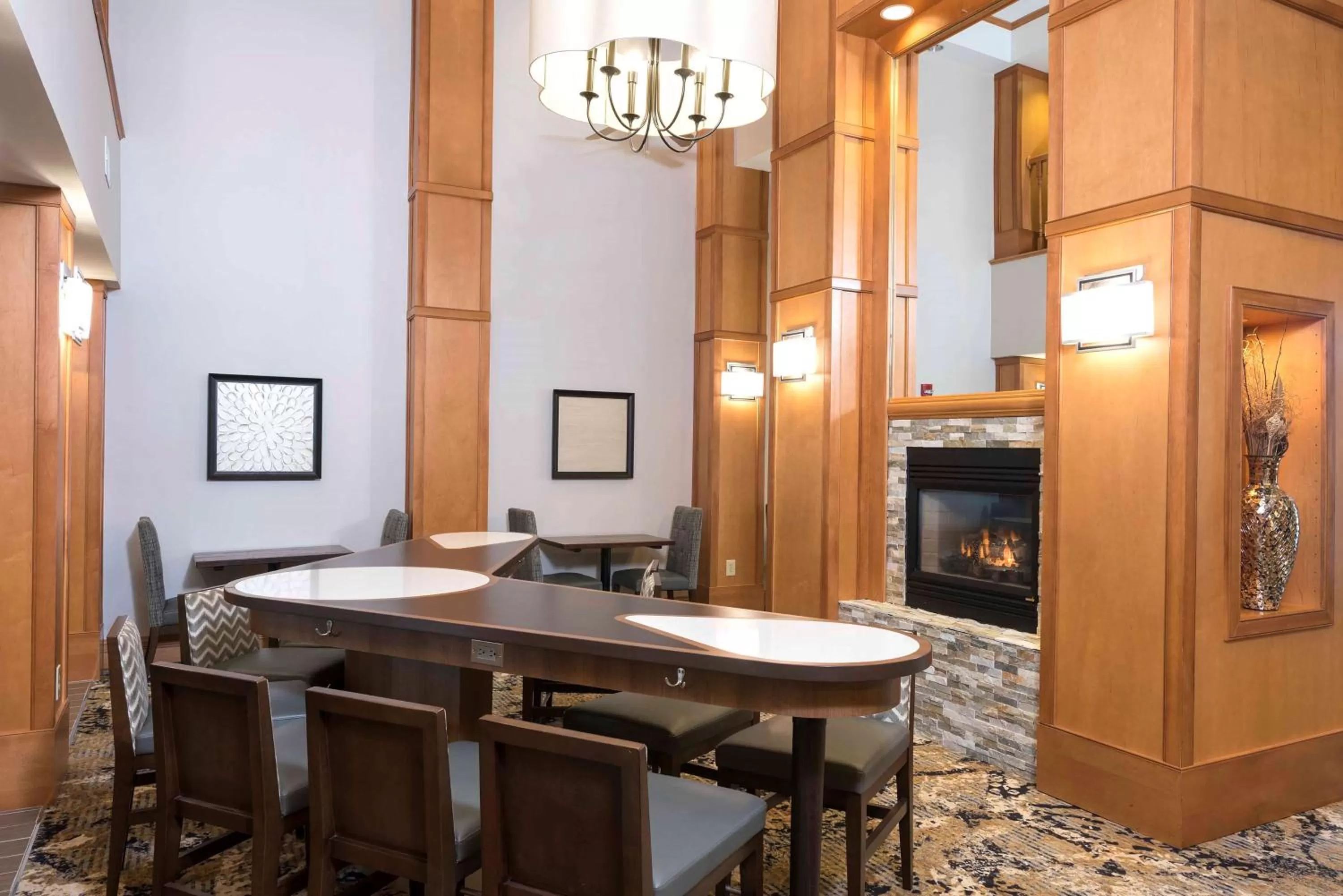 Lobby or reception in Homewood Suites by Hilton Indianapolis Airport / Plainfield