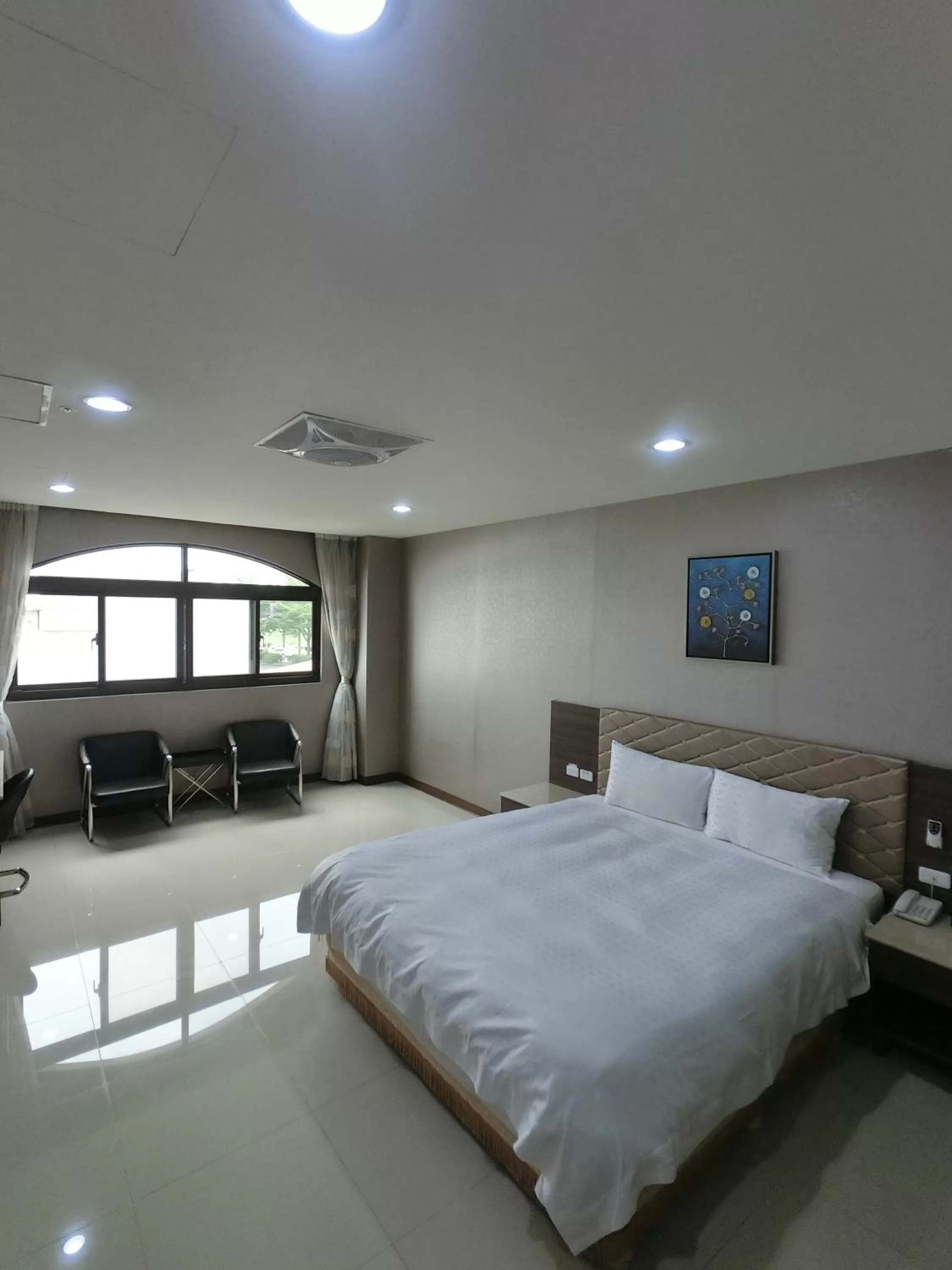 Photo of the whole room, Bed in 雲林斗六福爾摩莎大飯店