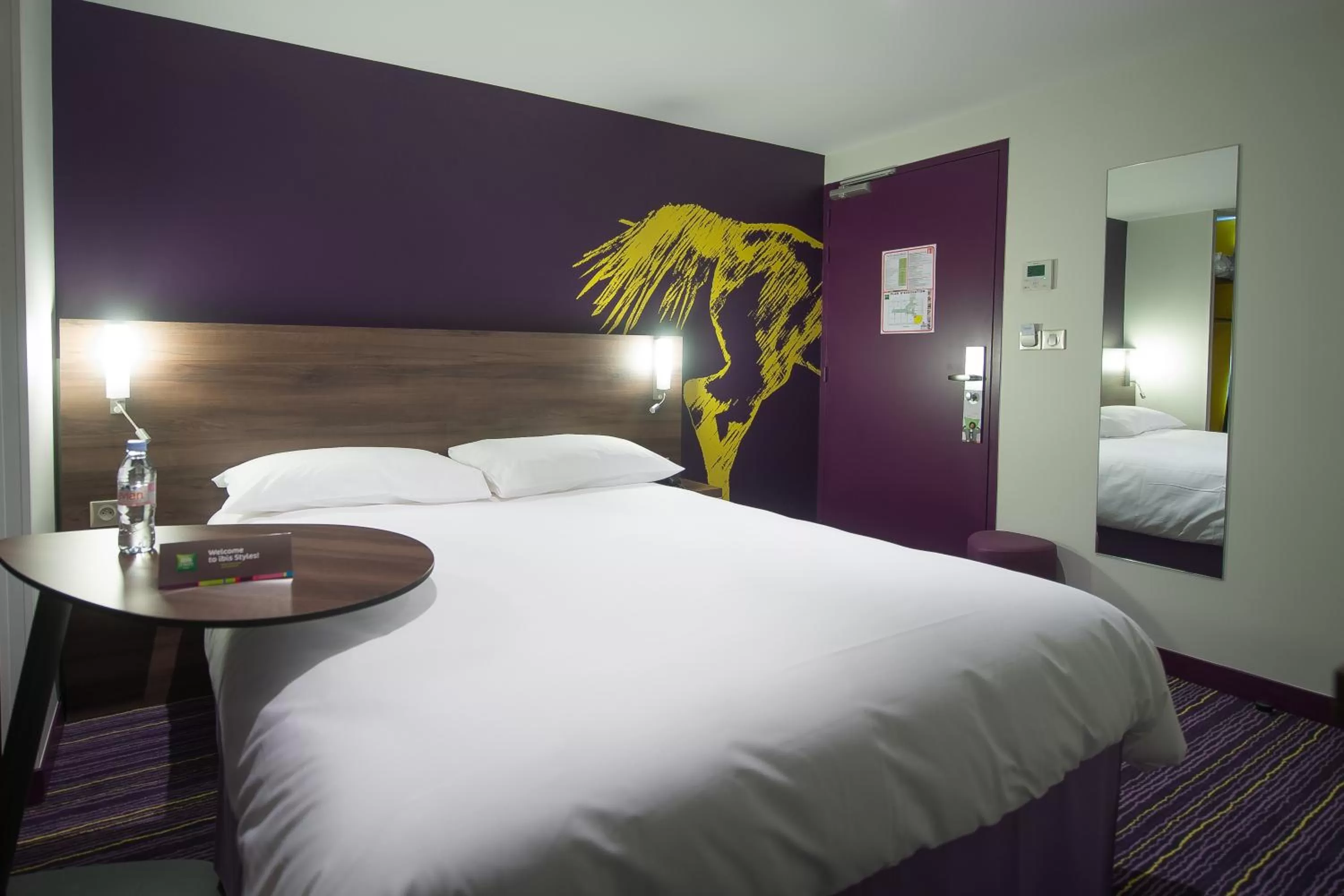 Photo of the whole room, Bed in ibis Styles Saumur Gare Centre