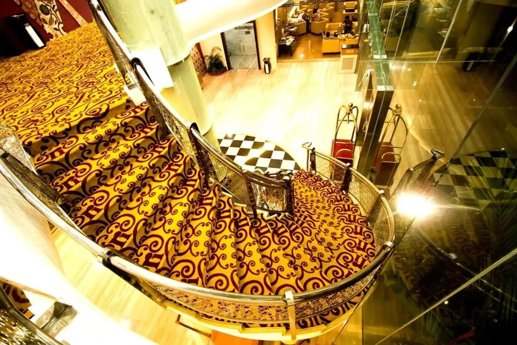 Area and facilities in Ros-In Hotel