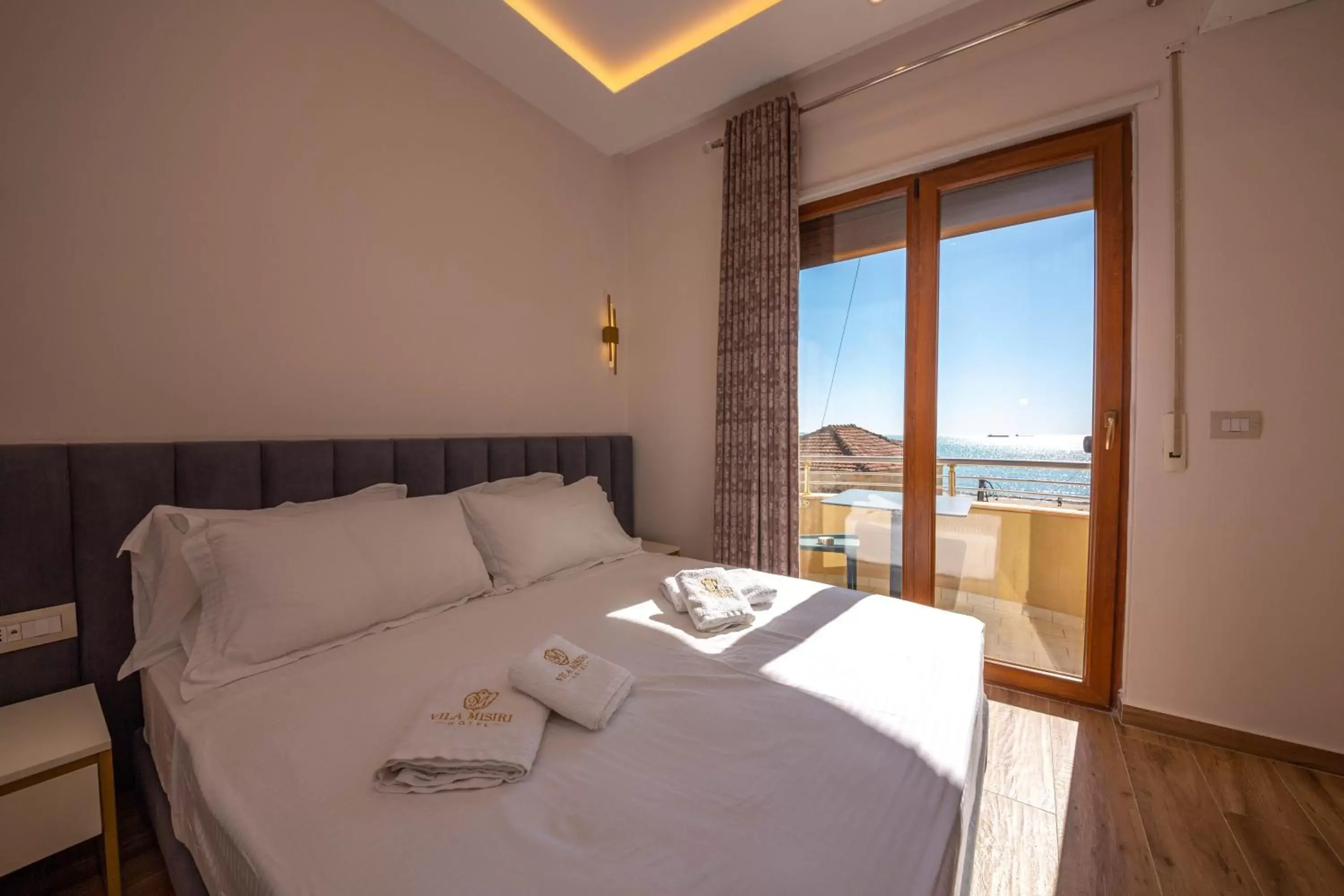 Double Room with Balcony and Sea View - single occupancy in Hotel Vila Misiri Double Room with Balcony and Sea View - single occupancy in Hotel Vila Misiri