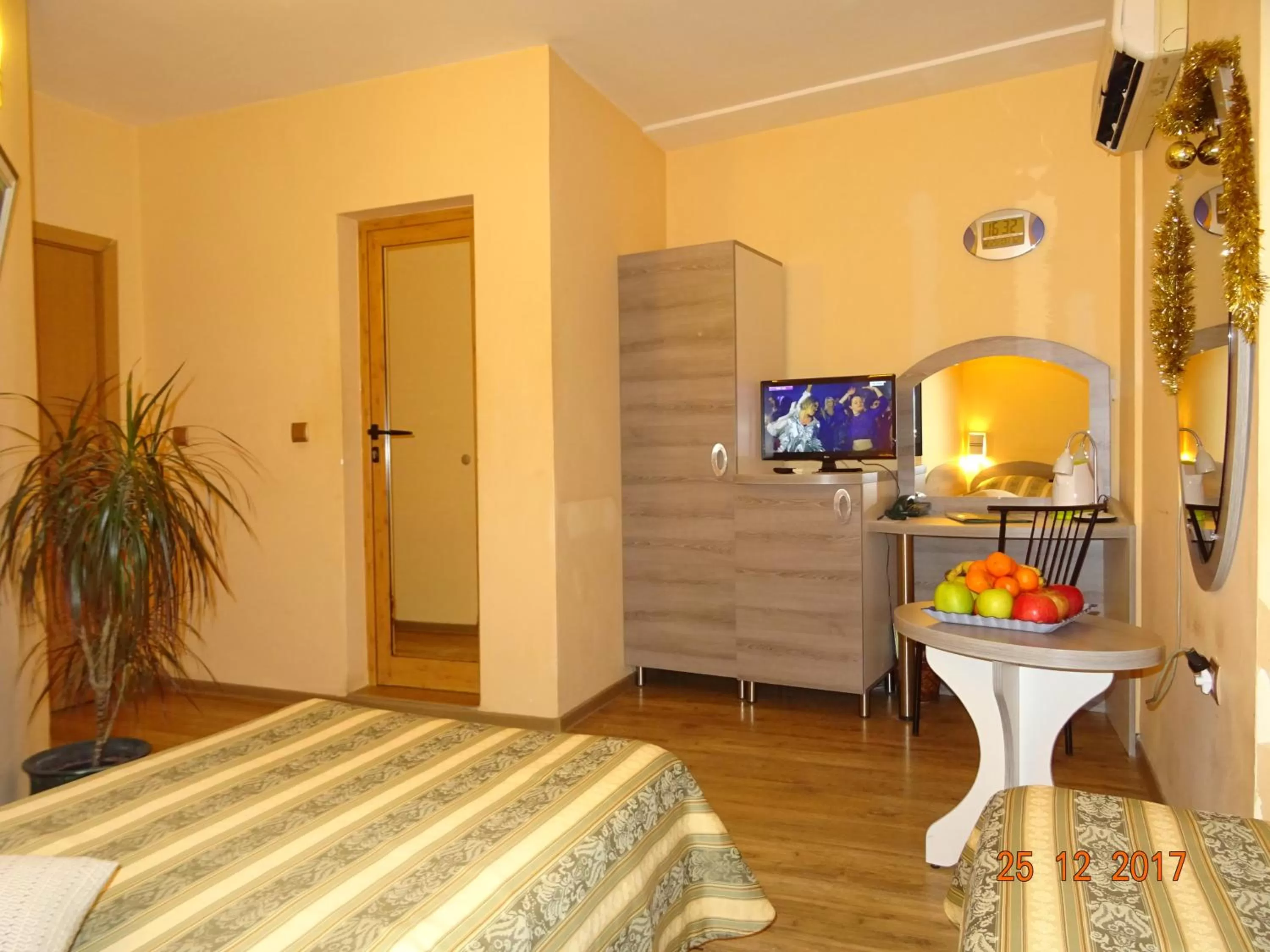 Photo of the whole room, Bed in Hotel Color