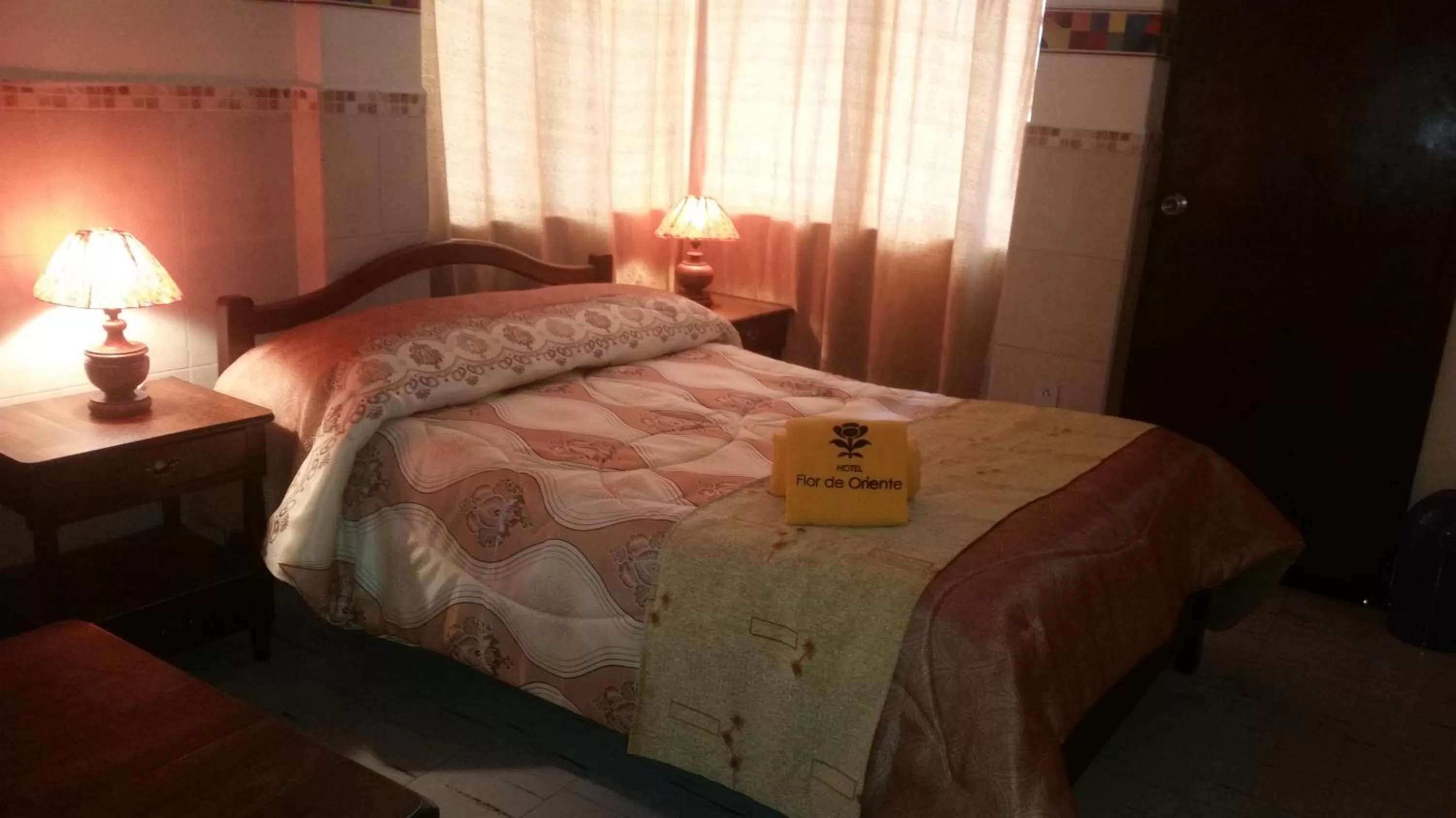 Bathroom, Bed in Hotel Flor de Oriente