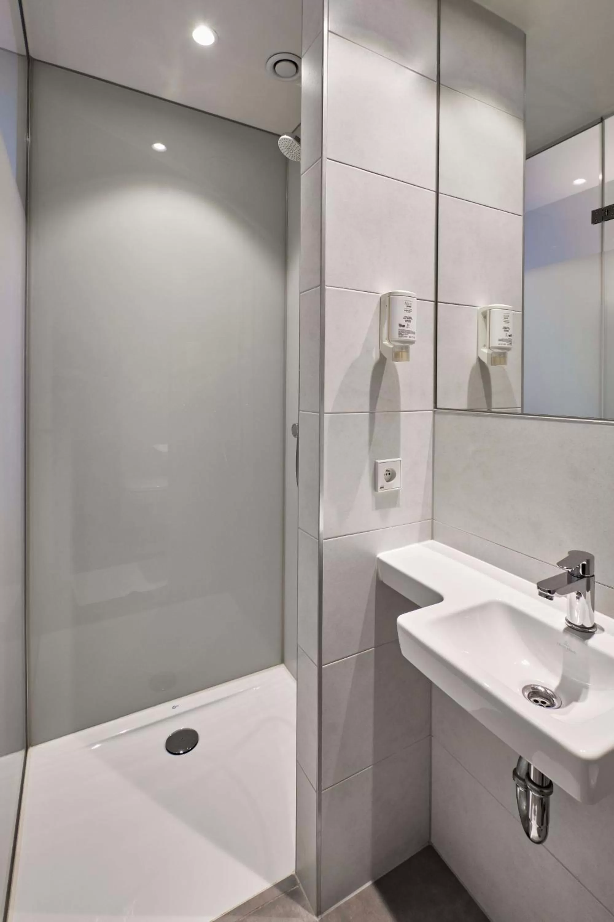 Shower in easyHotel Brussels City Centre