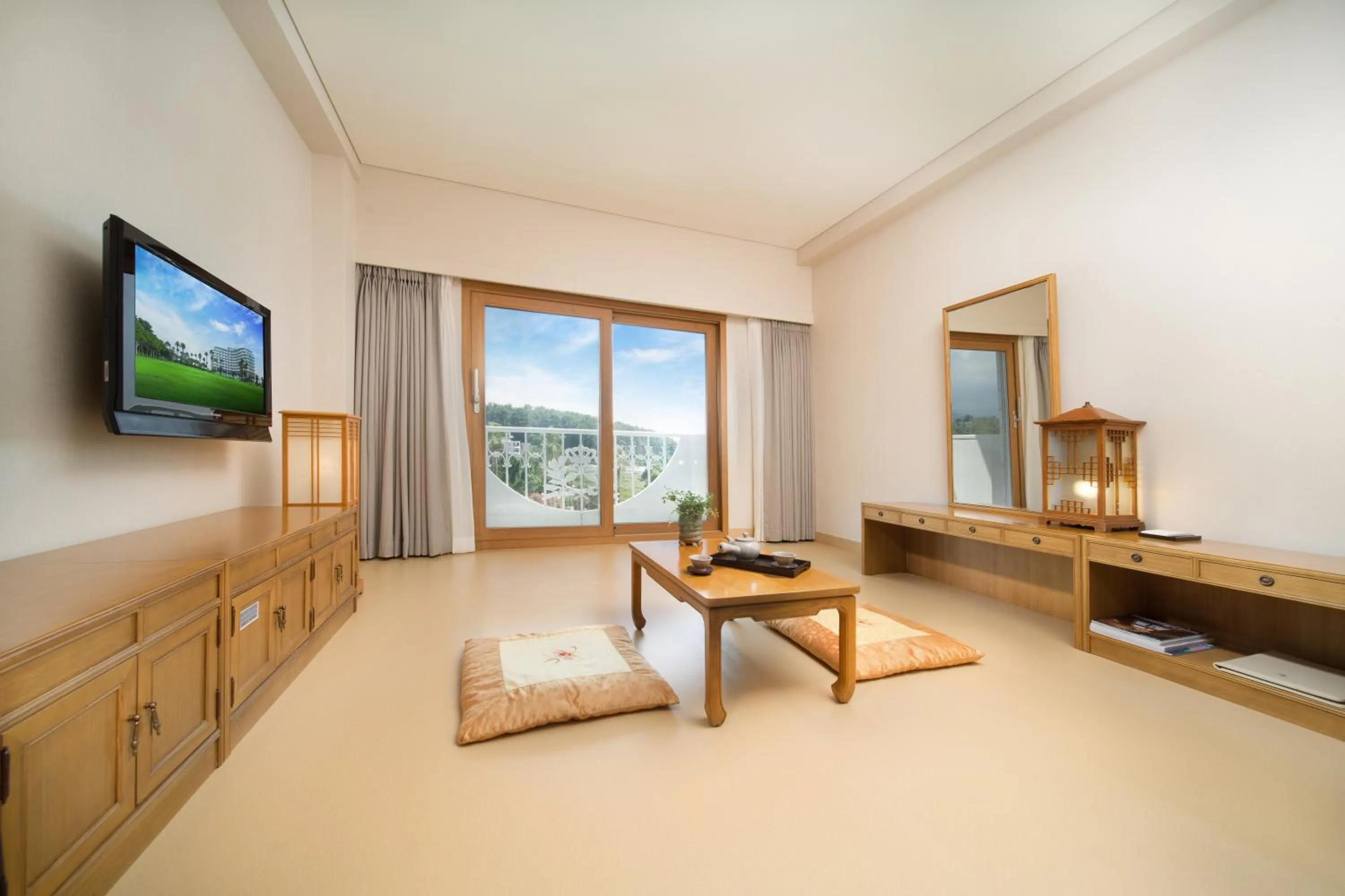 Bed in Seogwipo KAL Hotel