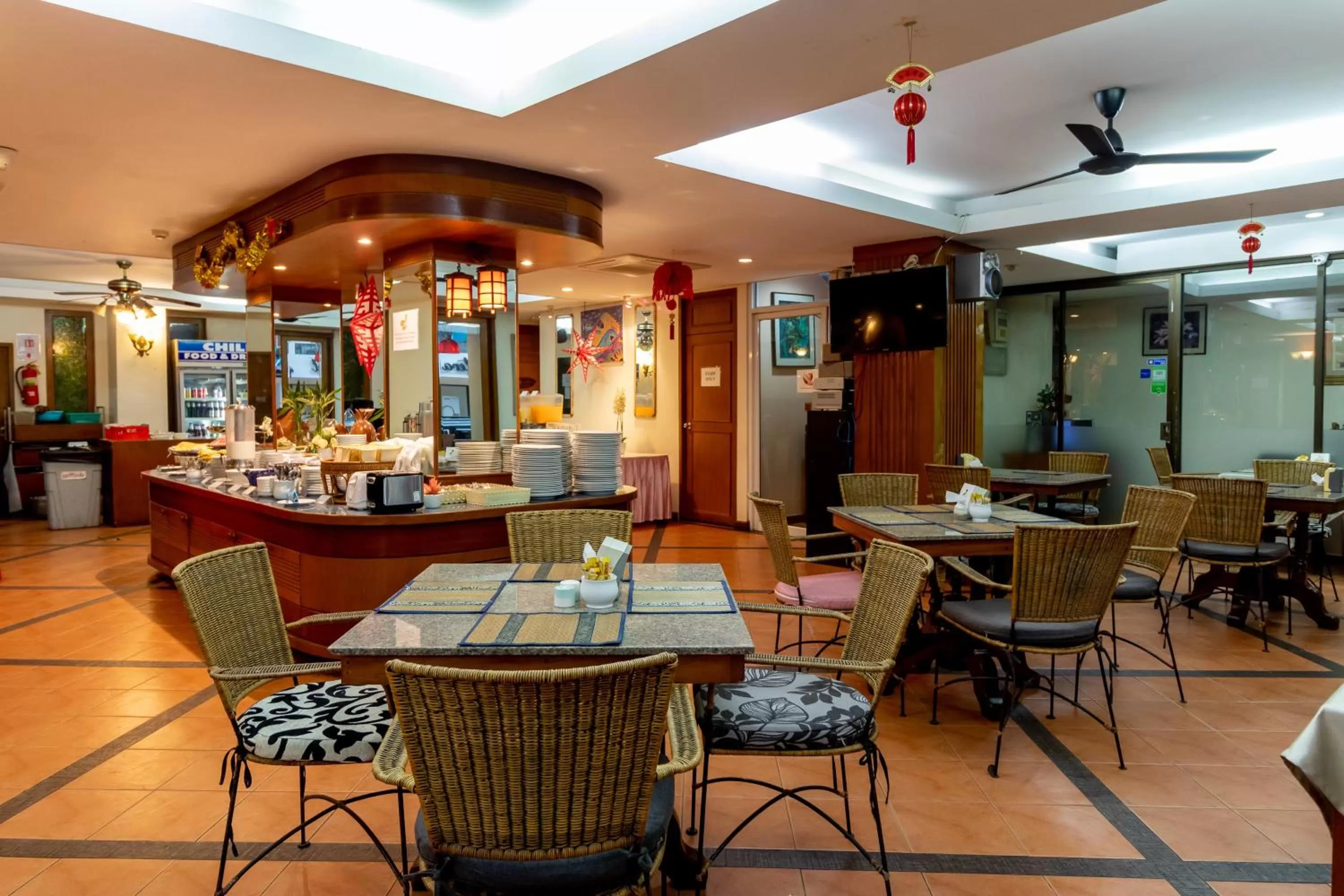 Restaurant/places to eat in Thipurai Beach Hotel