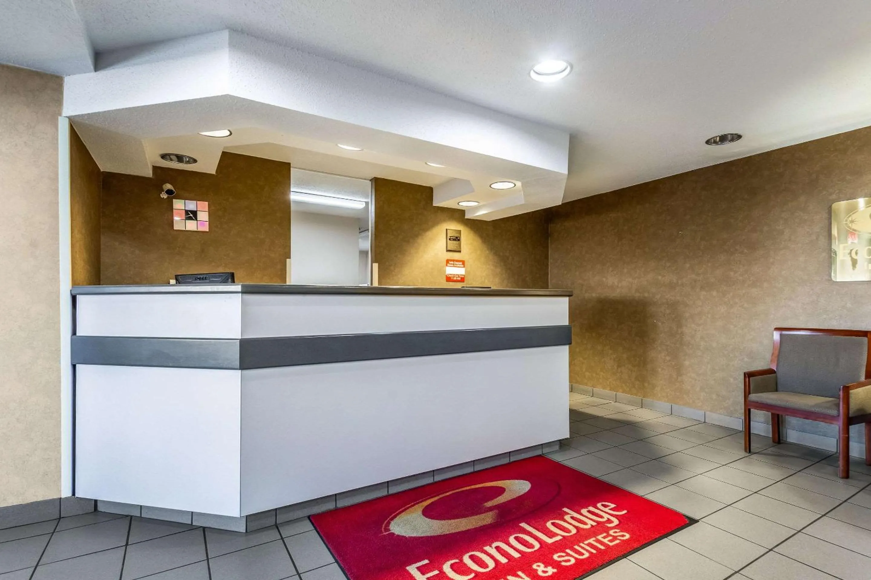 Lobby or reception in Econo Lodge Inn & Suites Evansville East