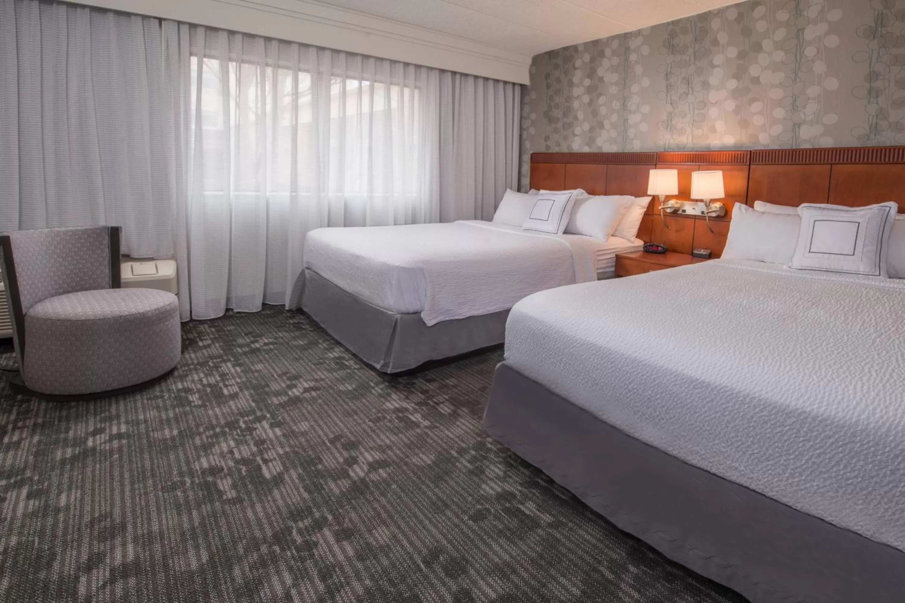 Bedroom, Bed in Courtyard by Marriott Fairfax Fair Oaks