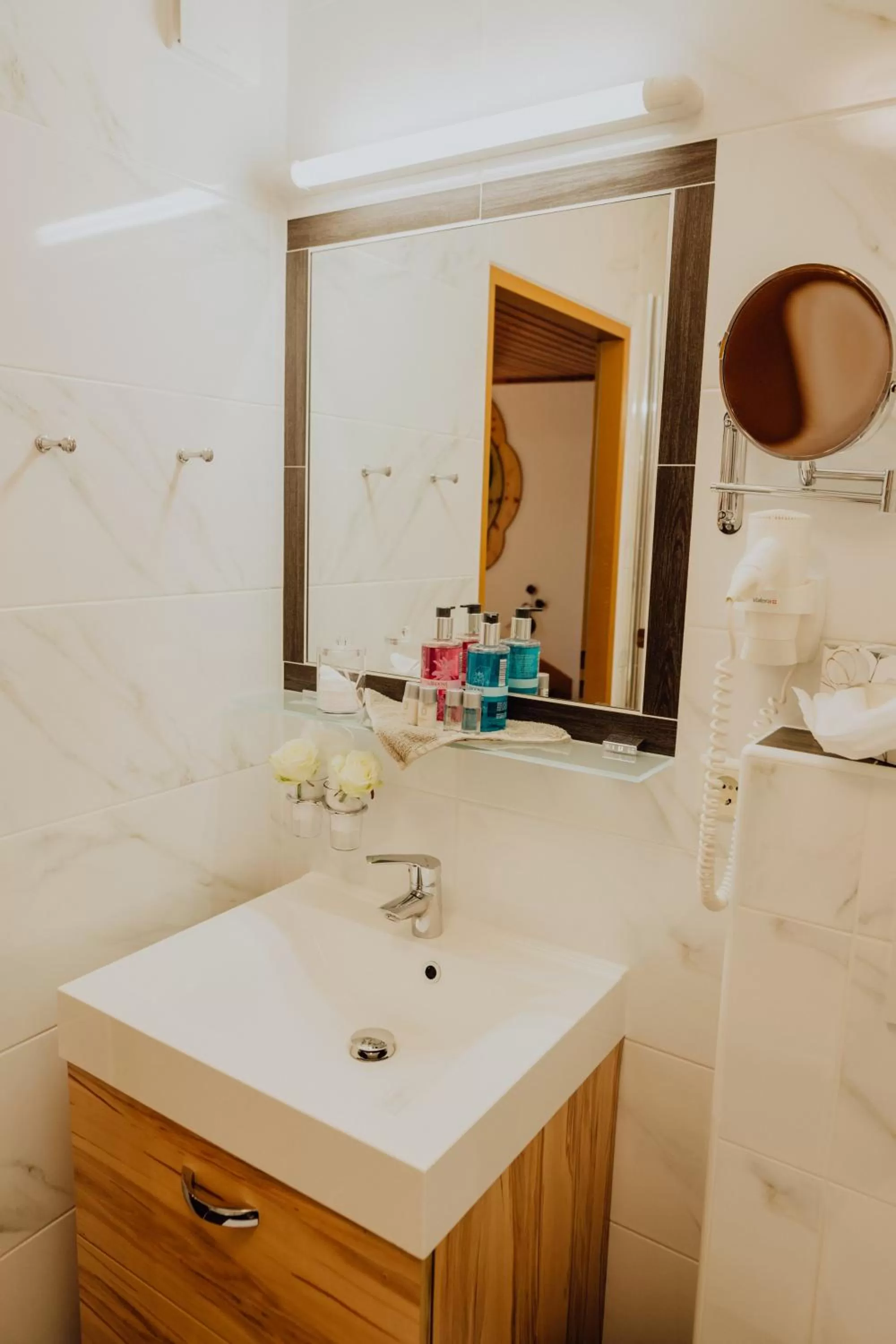 Bathroom in Panorama Hotel Gasthof Leidingerhof