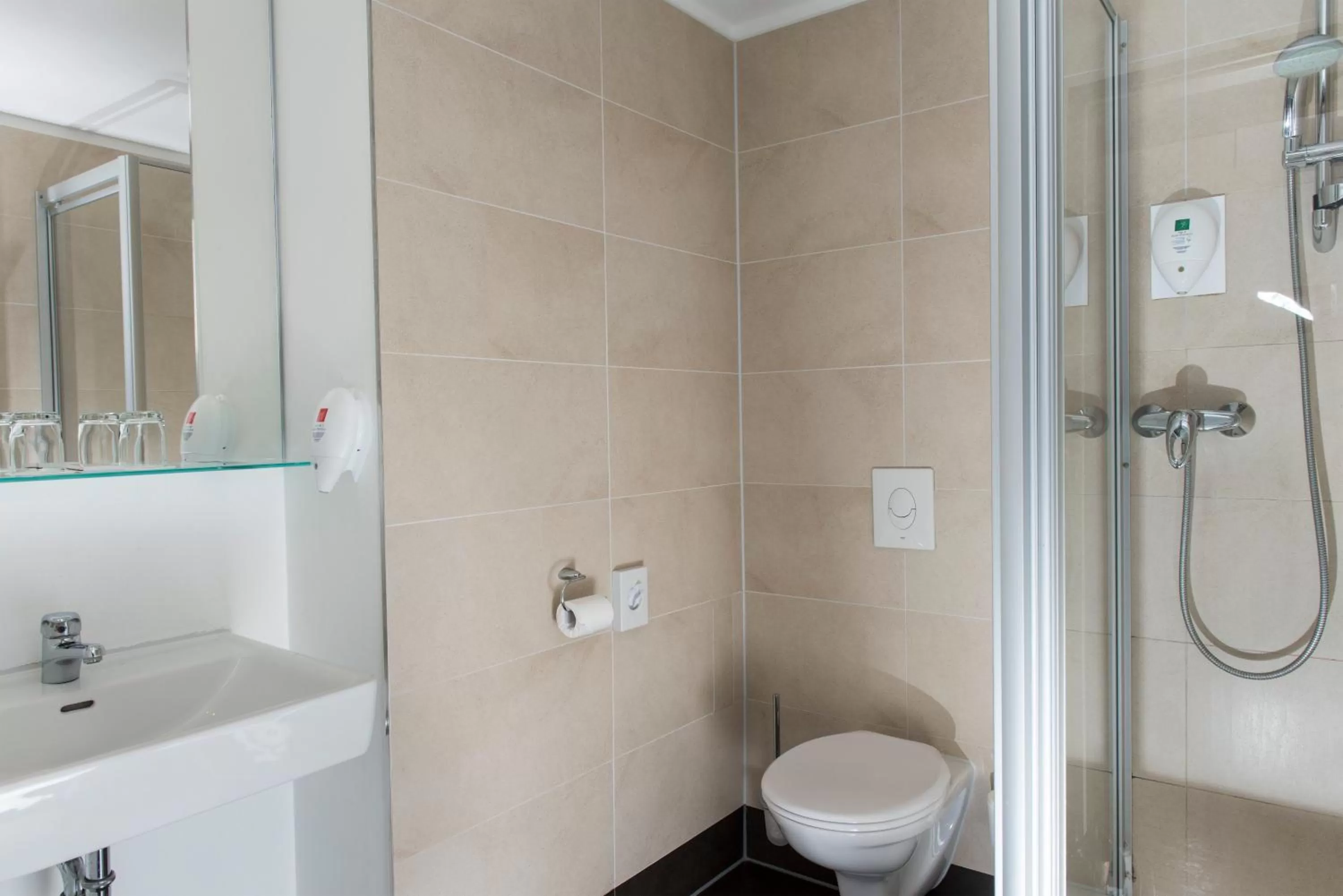 Bathroom in City Hotel Berlin East