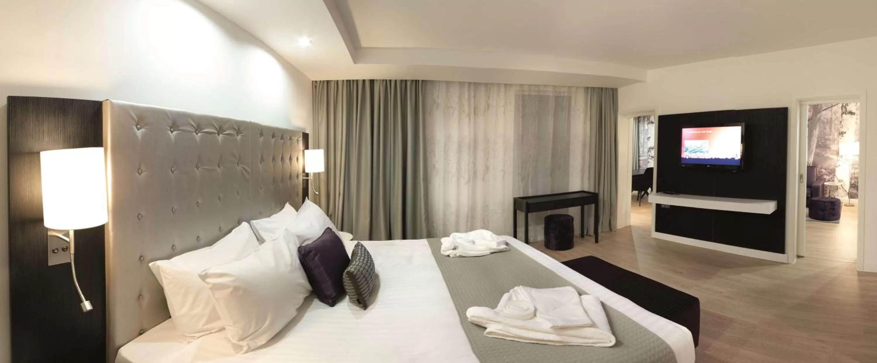 Photo of the whole room, Bed in Radisson Blu Hotel East Midlands Airport