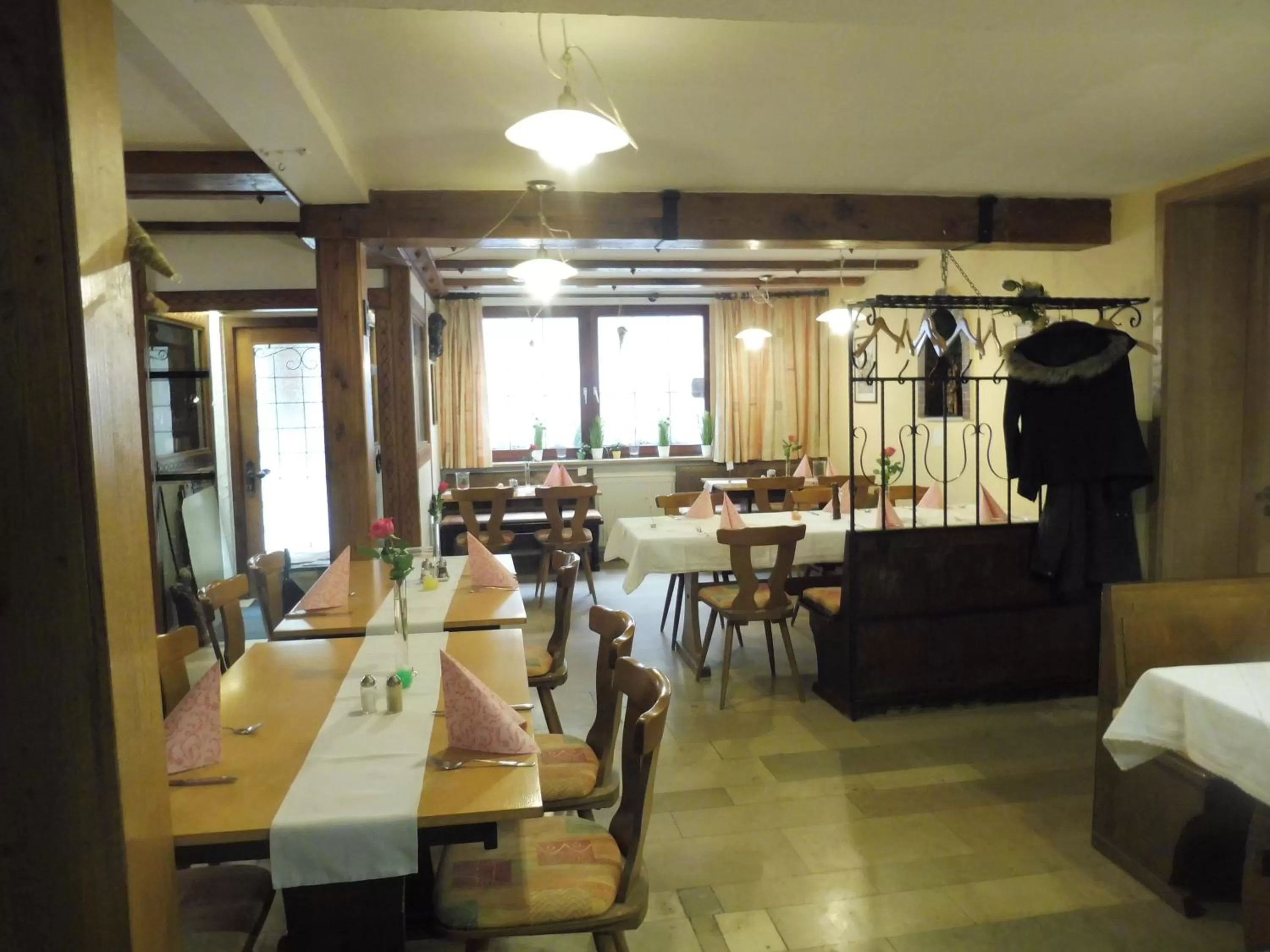 Restaurant/Places to Eat in Hotel Gasthof zum Engel - Gästehaus
