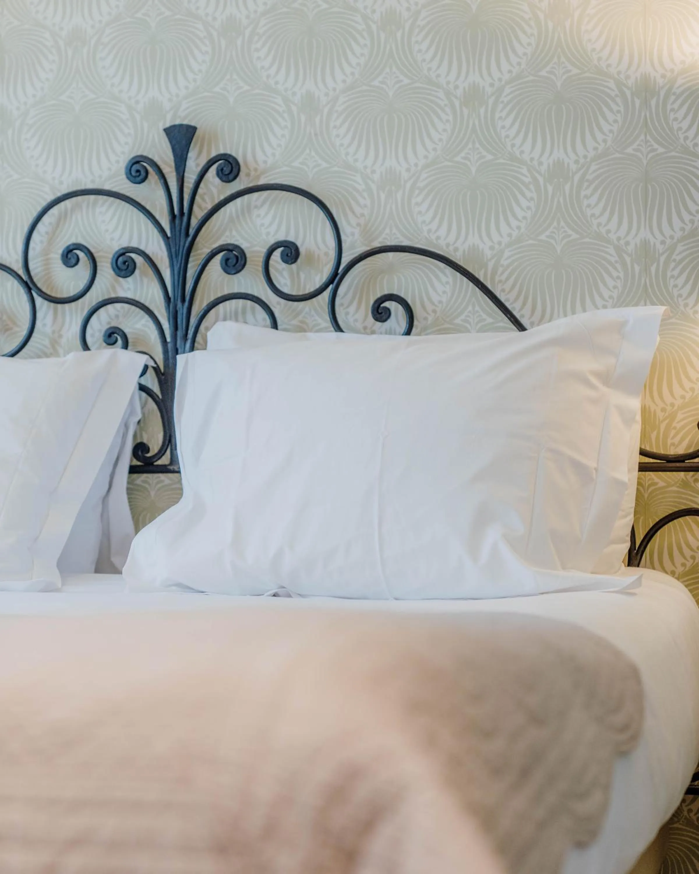 Bed in Hotel Le Grimaldi by Happyculture