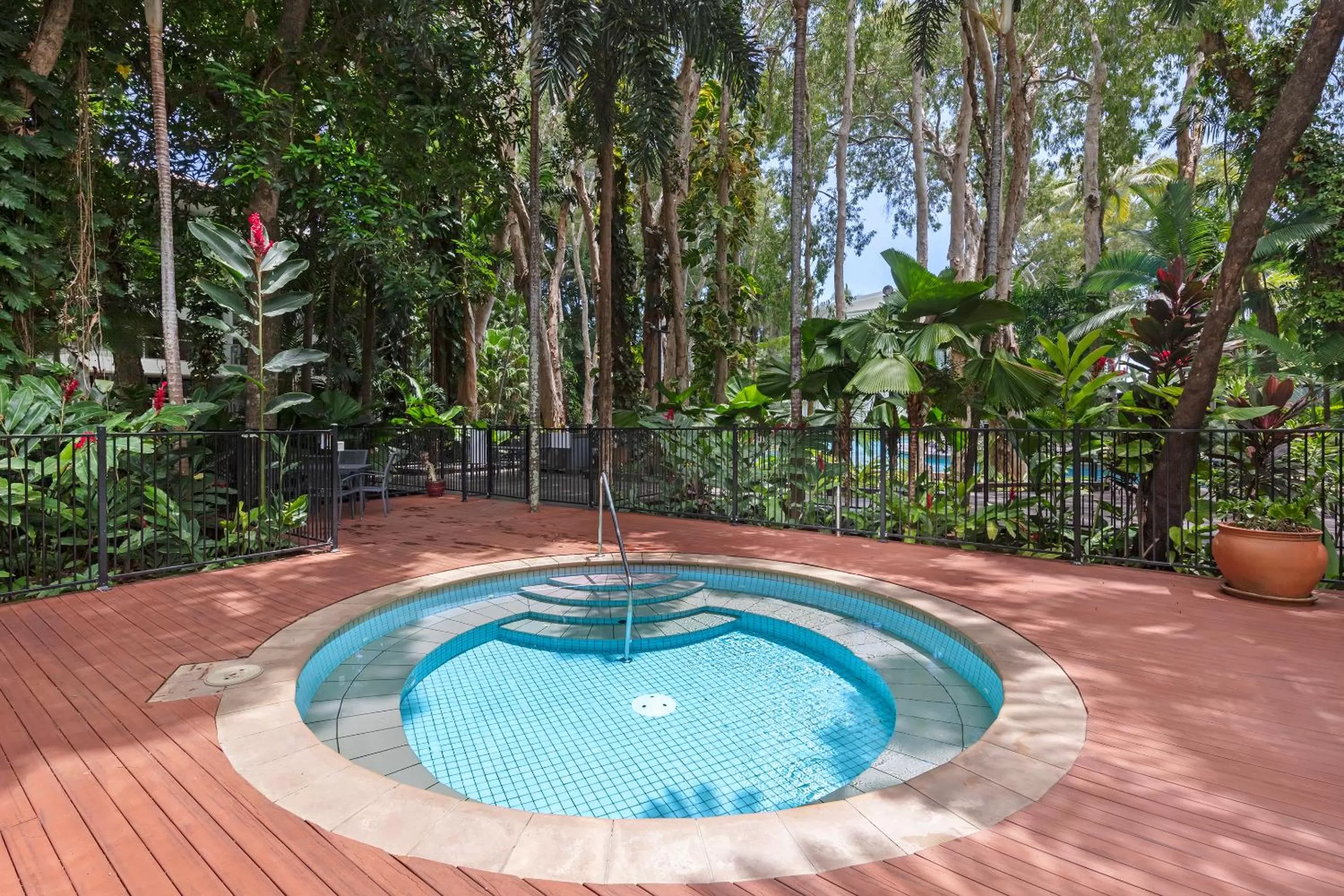 Swimming pool in Drift Palm Cove