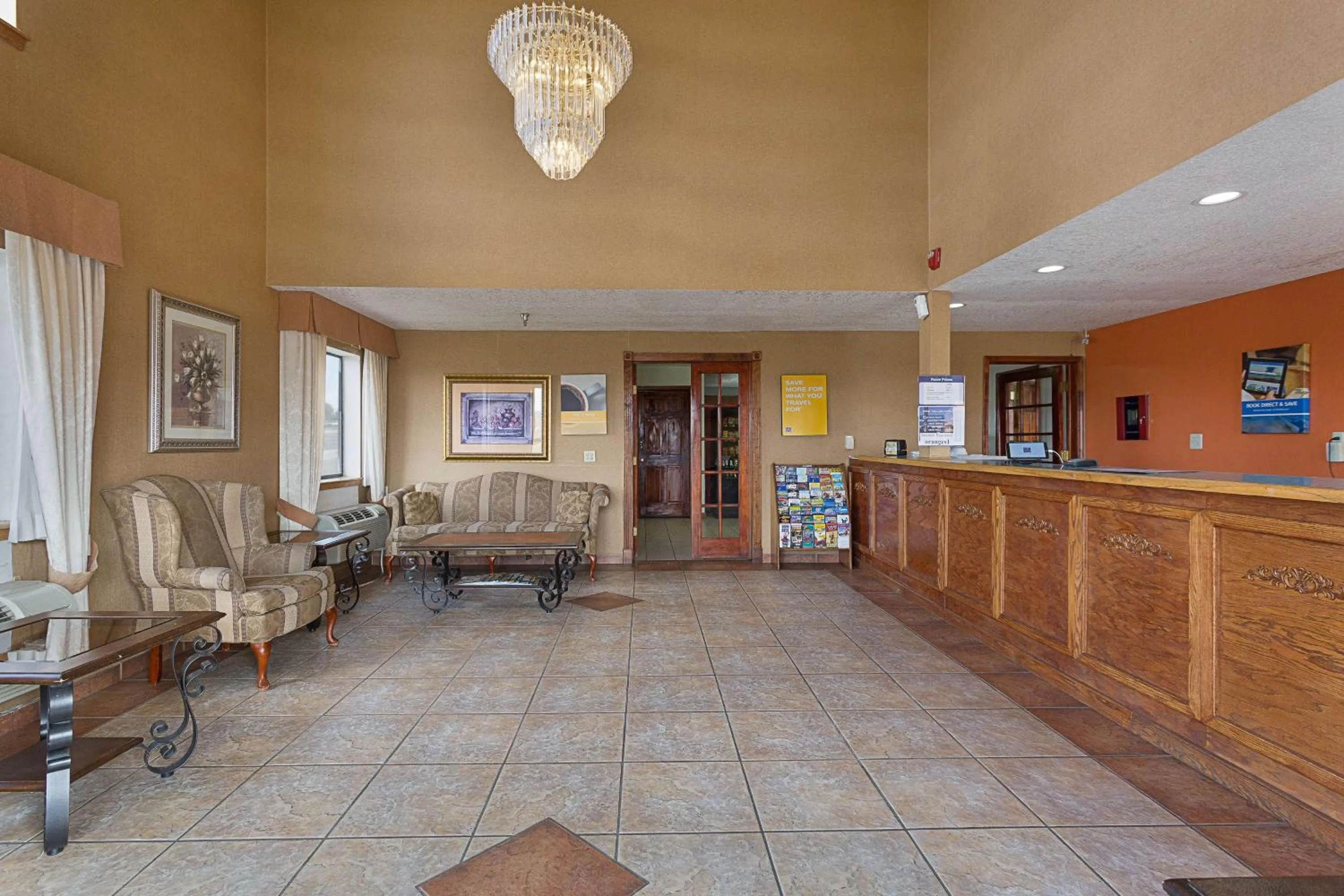 Lobby or reception in Rodeway Inn Santa Rosa