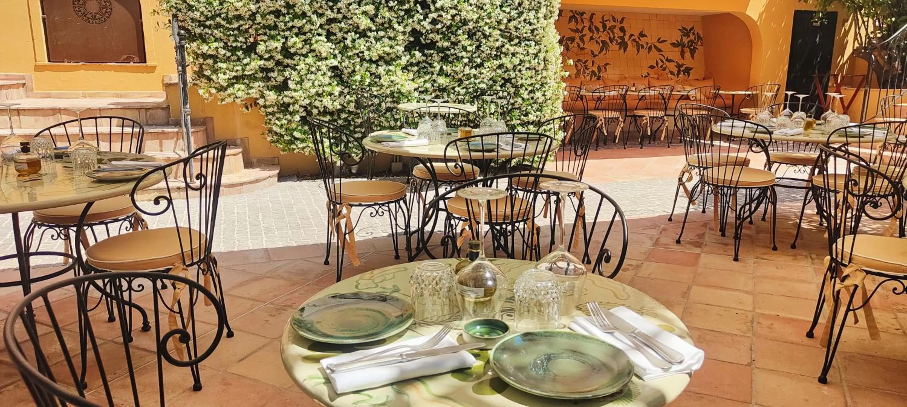 Restaurant/places to eat in Hôtel La Pérouse Nice Baie des Anges