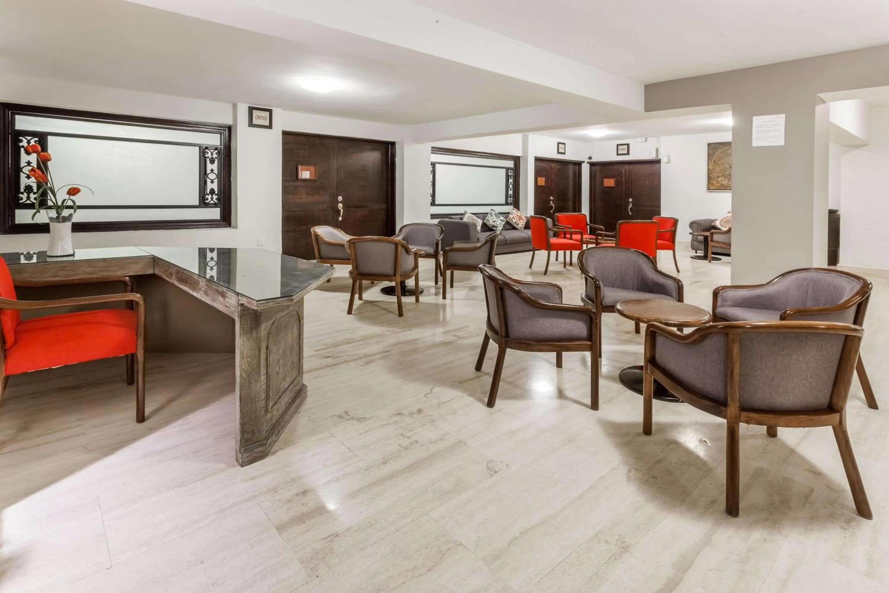 Meeting/conference room in Ramada Plaza by Wyndham Leon