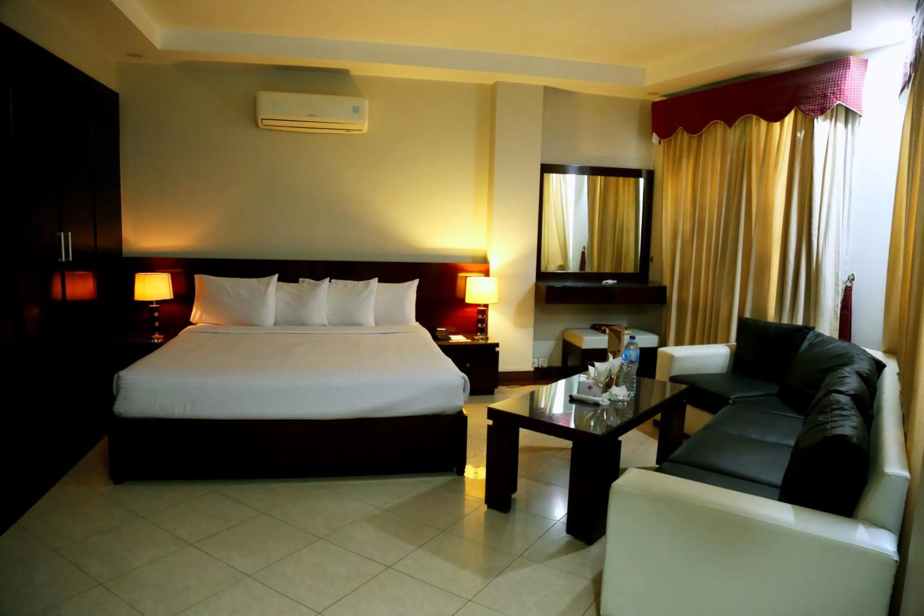 Bedroom in Hotel Multan Continental