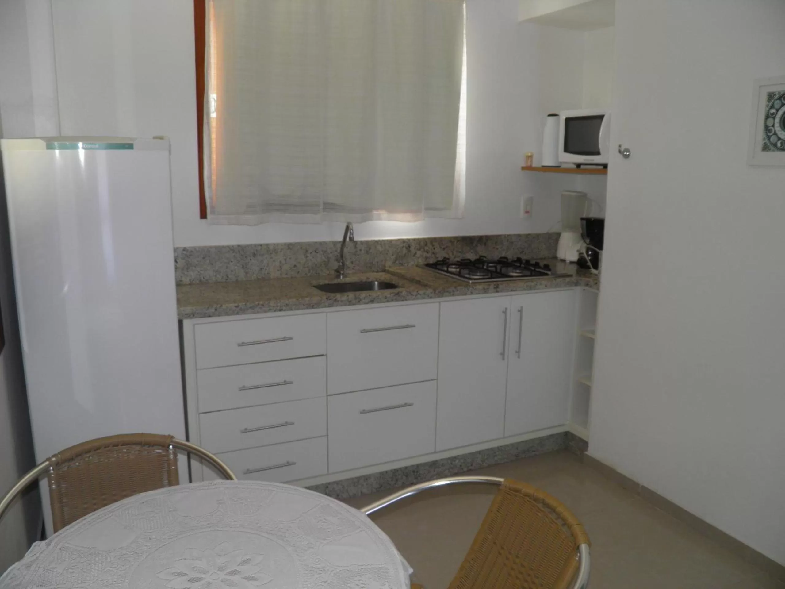 Kitchen or kitchenette, Kitchen/Kitchenette in Pousada Mar de Cristal