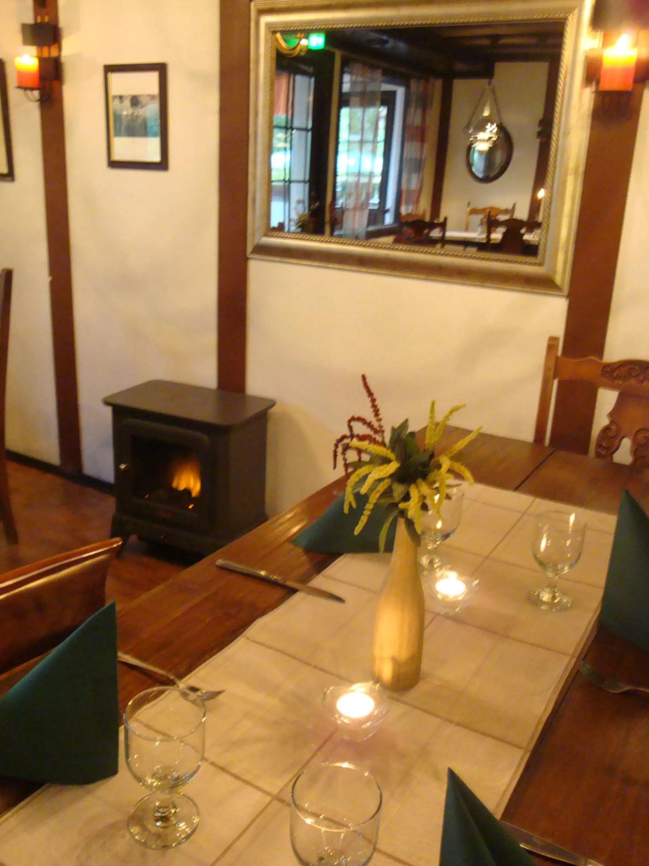 Restaurant/places to eat in Cronin's Guesthouse Bed & Breakfast