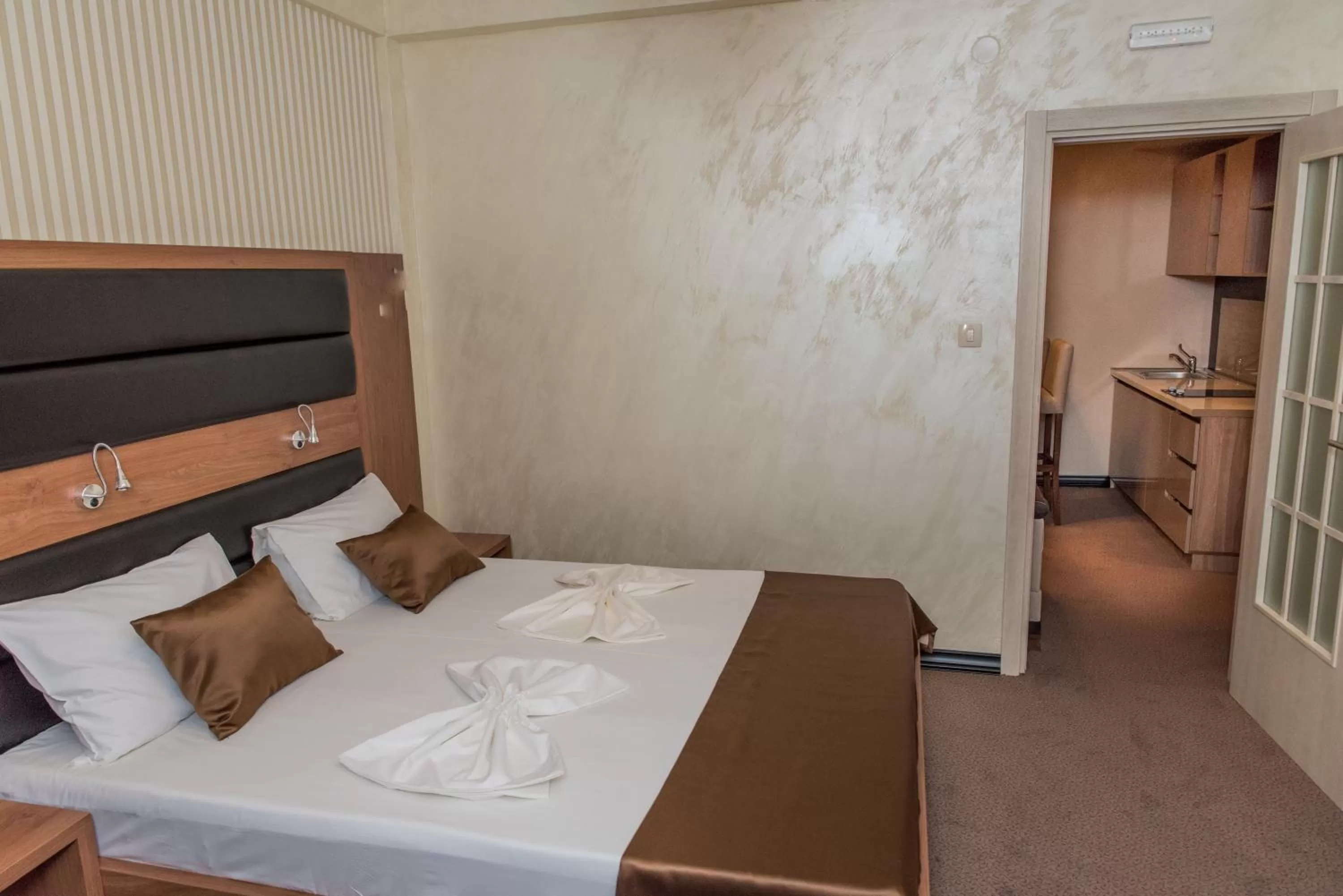 bunk bed, Bed in Hotel Crnogorska Kuća